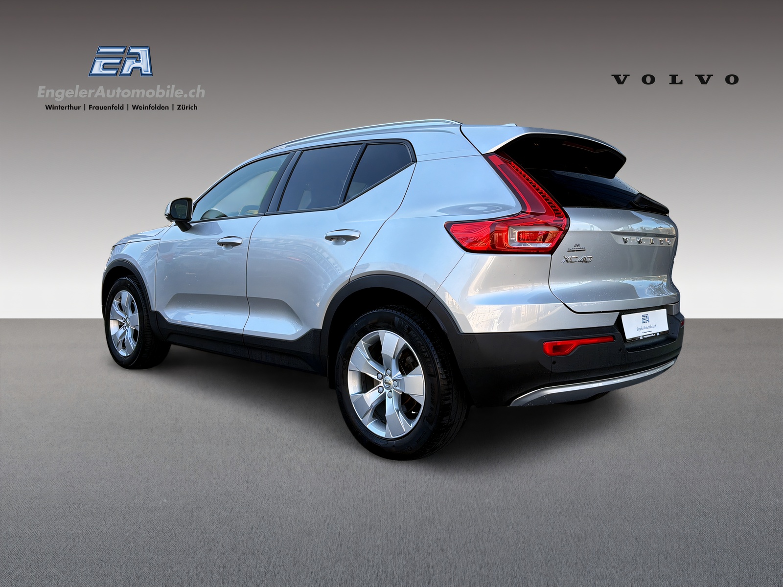 VOLVO XC40 2.0 T4 Momentum-image-3