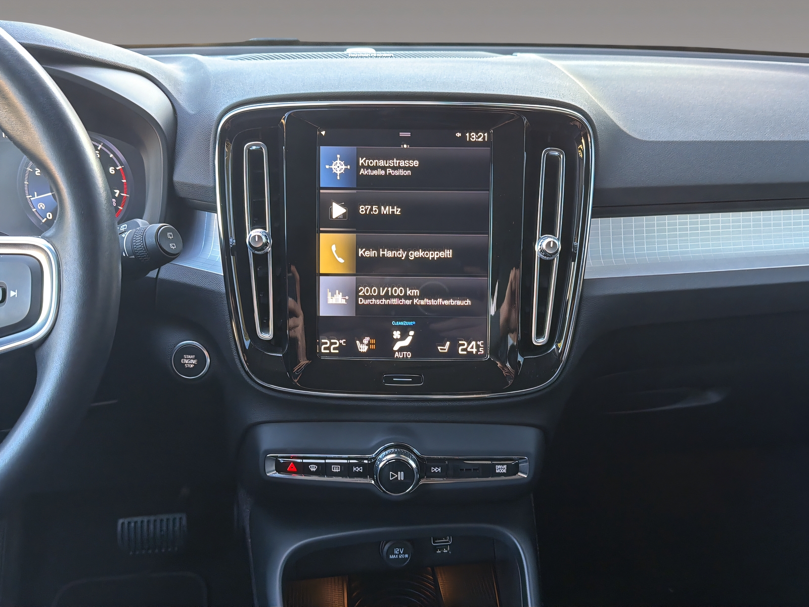 VOLVO XC40 2.0 T4 Momentum-image-11