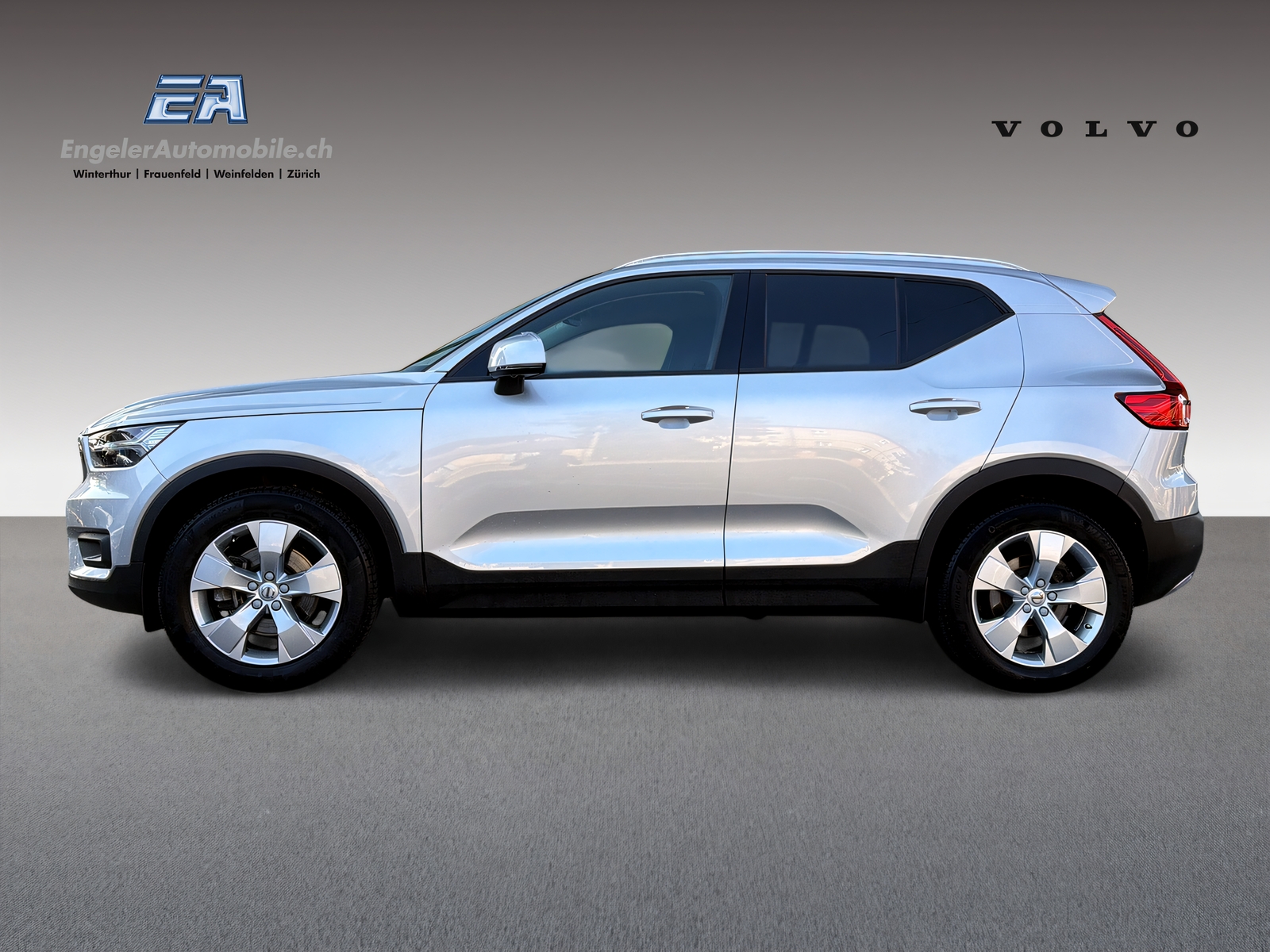 VOLVO XC40 2.0 T4 Momentum-image-2
