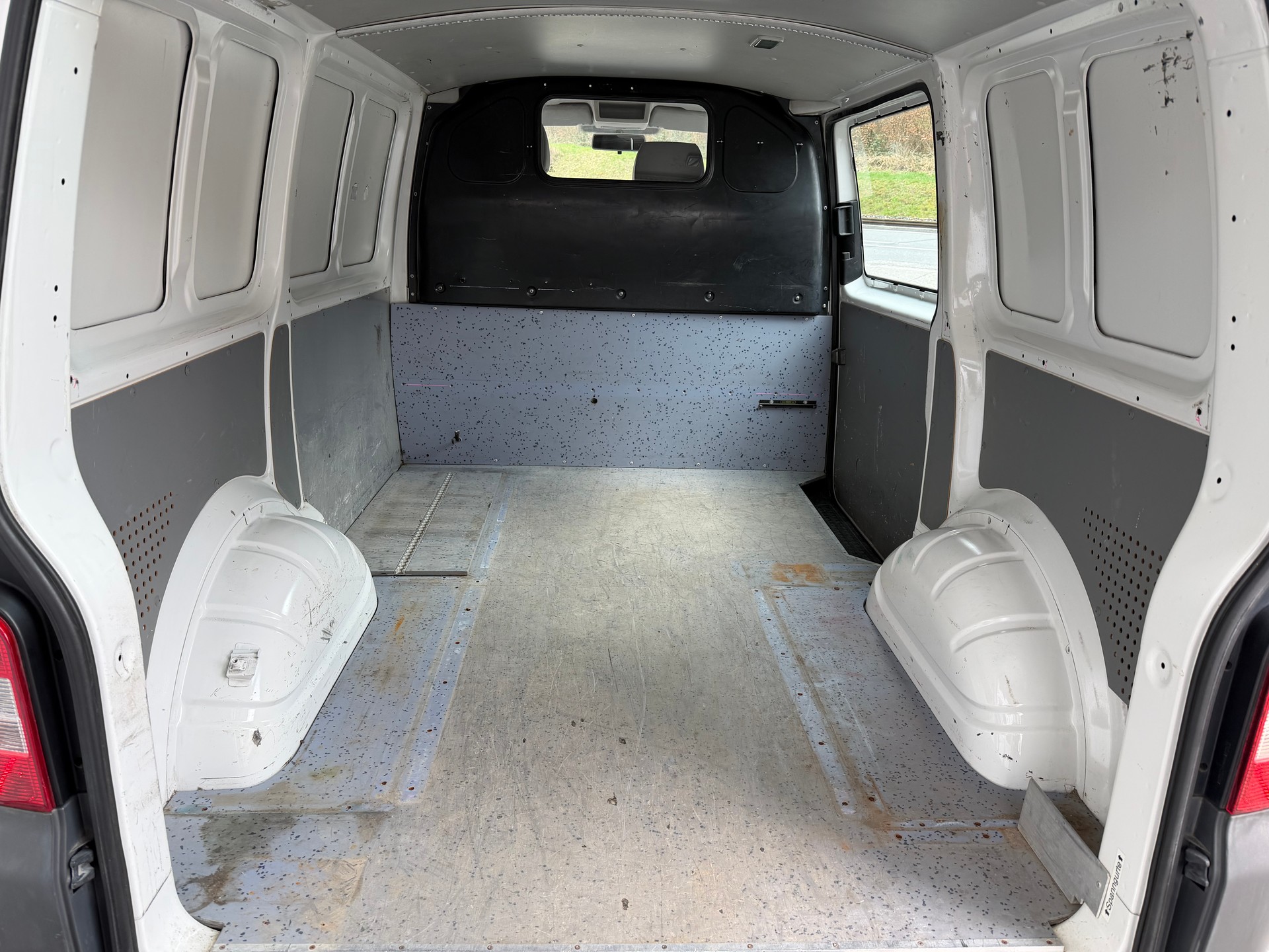 VW T5 2.0 TDI 4Motion-image-10
