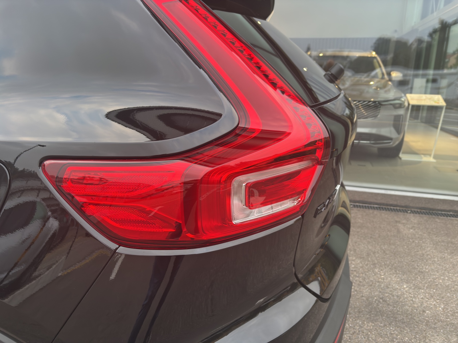 VOLVO EX40 Twin Black Edition AWD-image-14