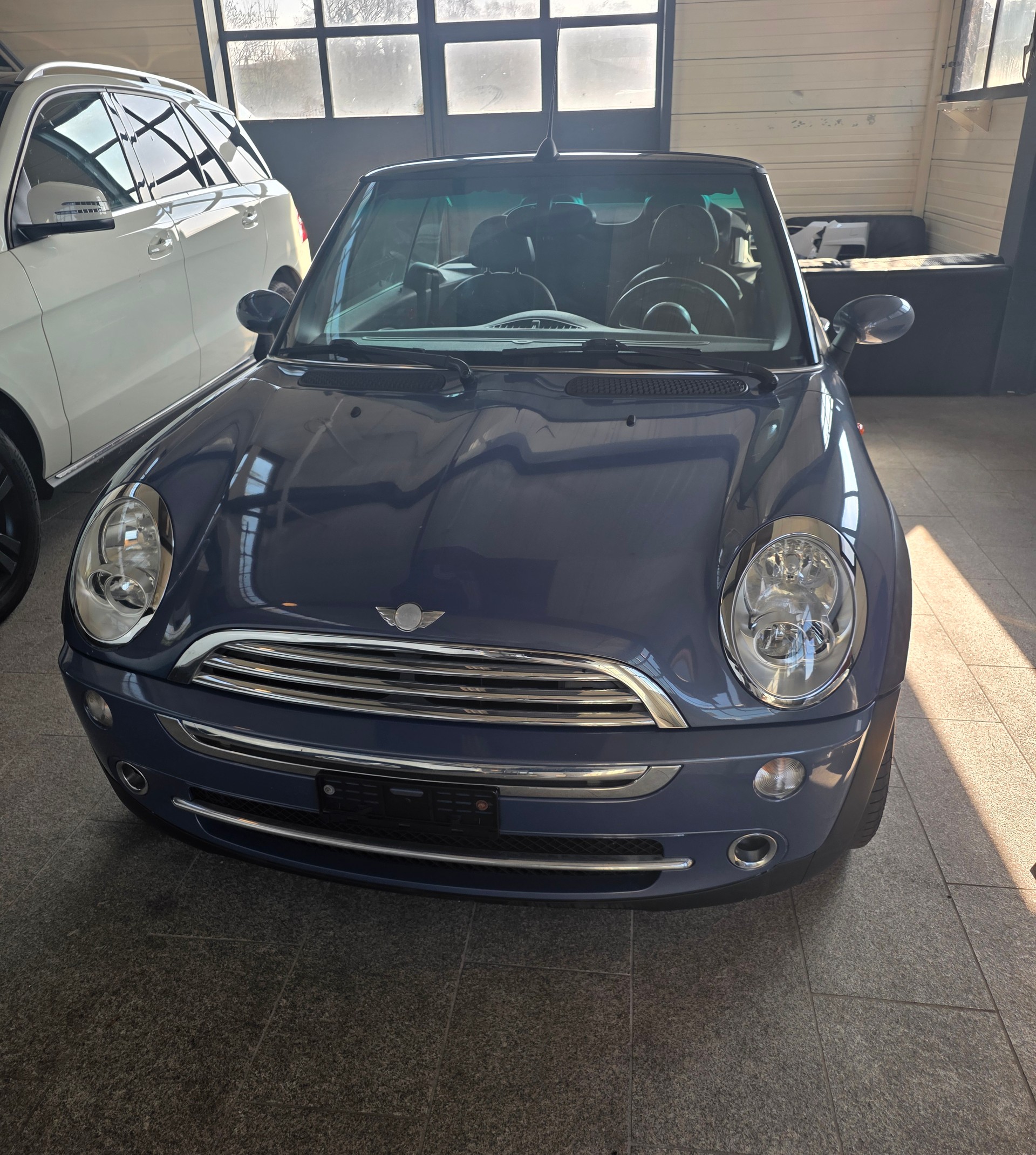 MINI Cooper Cabriolet-image-6