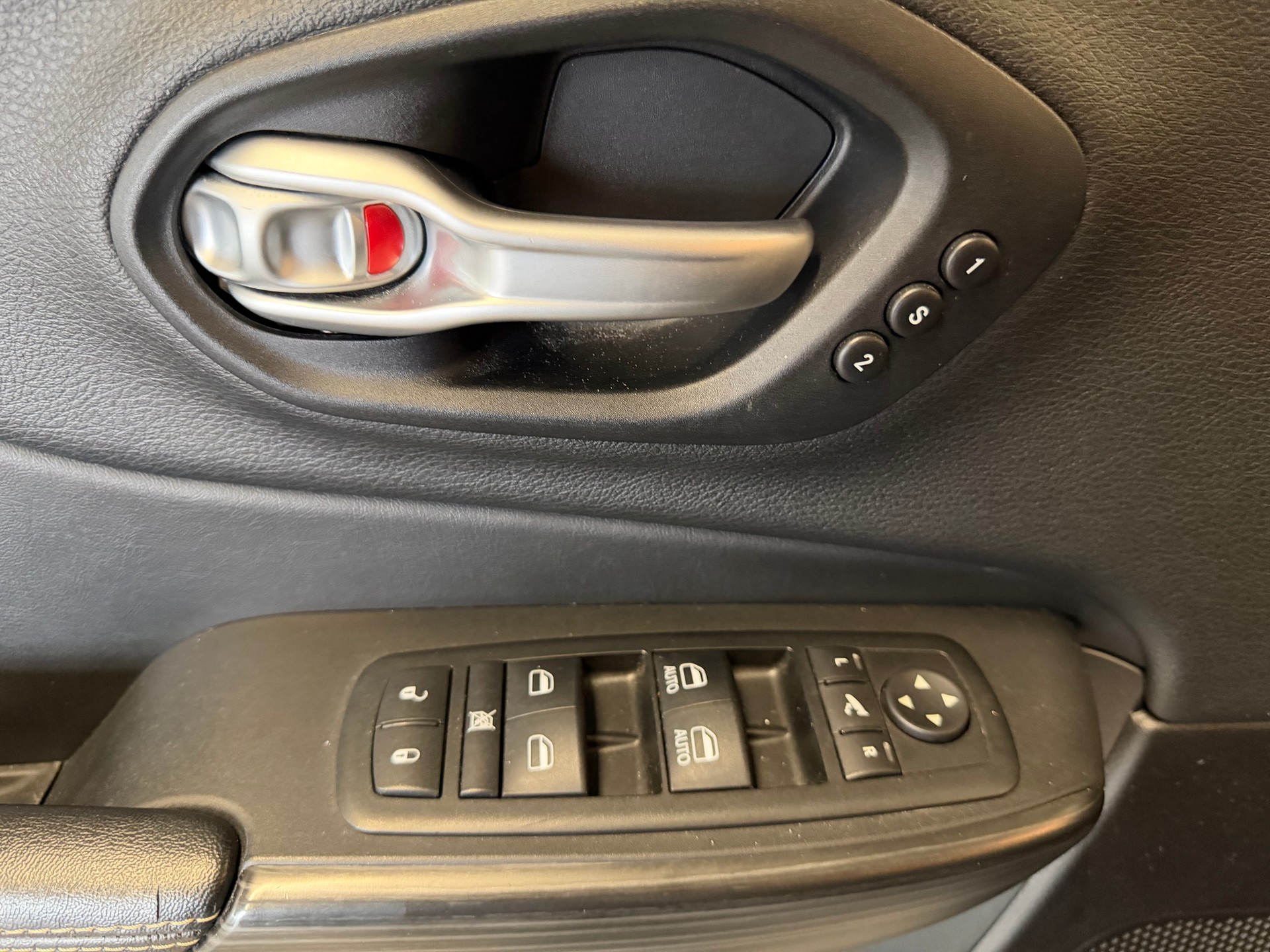 JEEP Cherokee 2.0TD Limited AWD Active Drive II 9ATX-image-15