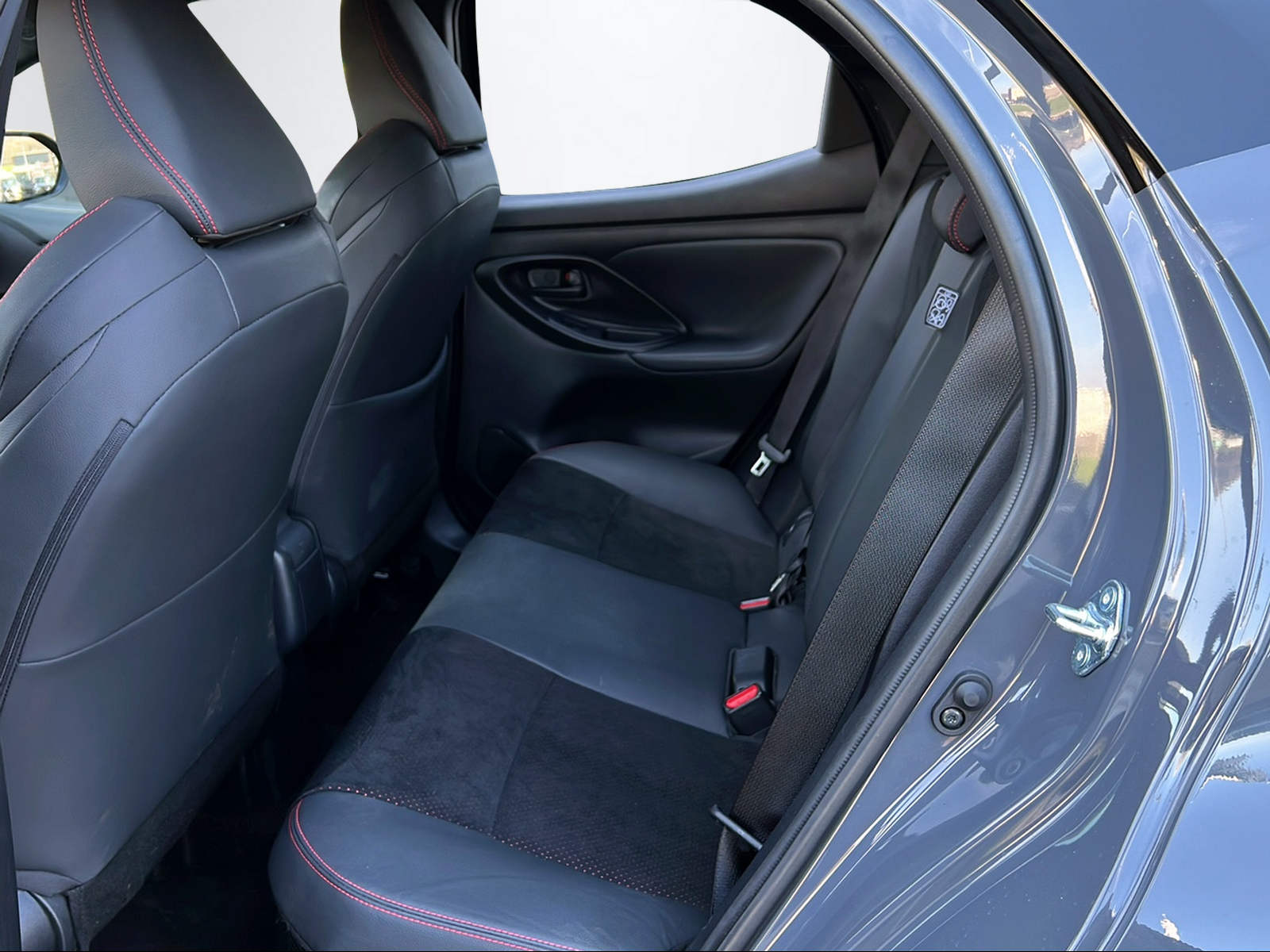 TOYOTA Yaris 1.5 VVT-i HSD GR Sport-image-10