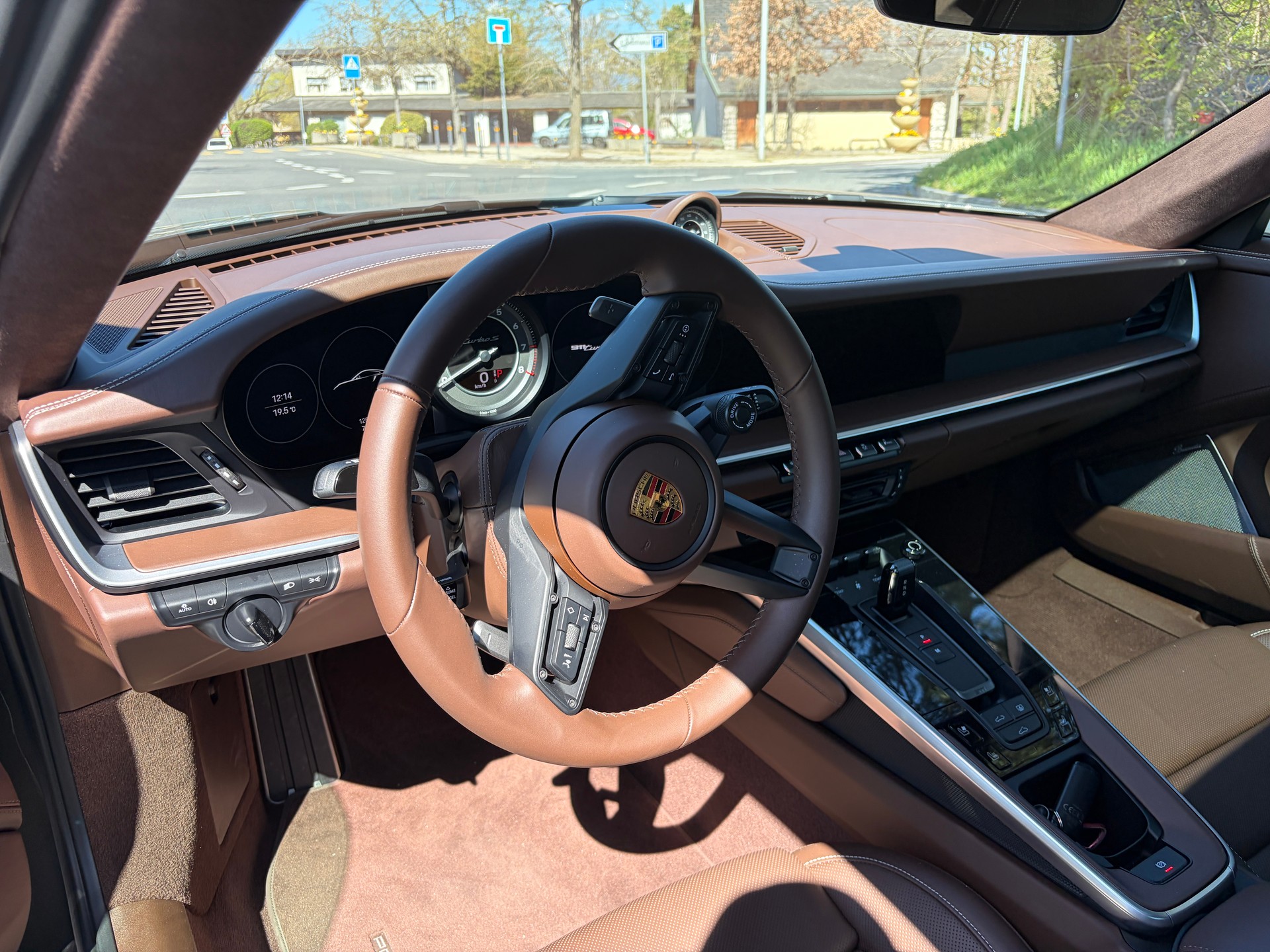 PORSCHE Porsche 911 Turbo S PDK – 8'000 km – Porsche Approved 2028 – CH – Dotation exceptionnelle-image-3