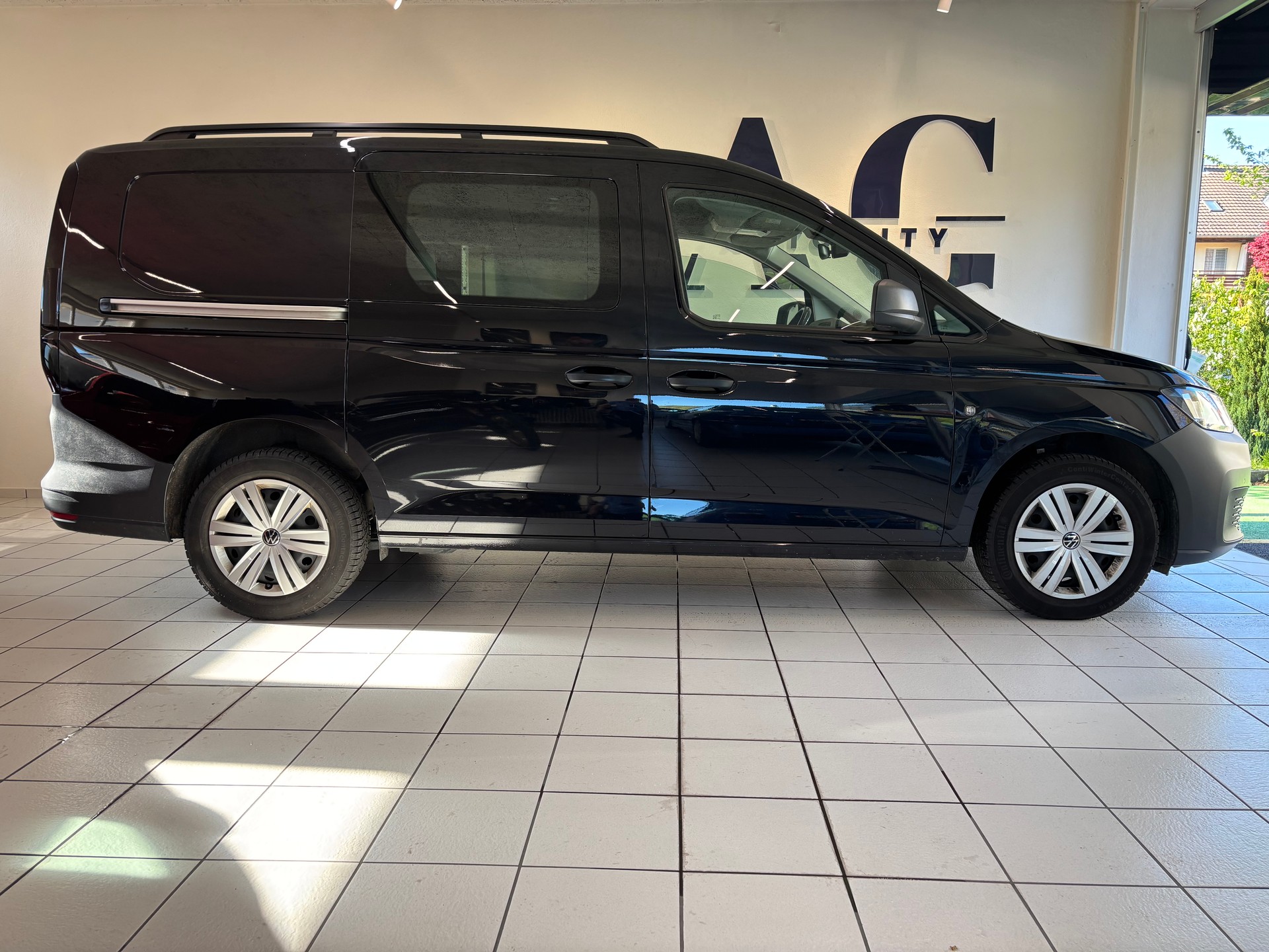 VW Caddy Cargo 1.5TSI Entry Maxi DSG-image-2