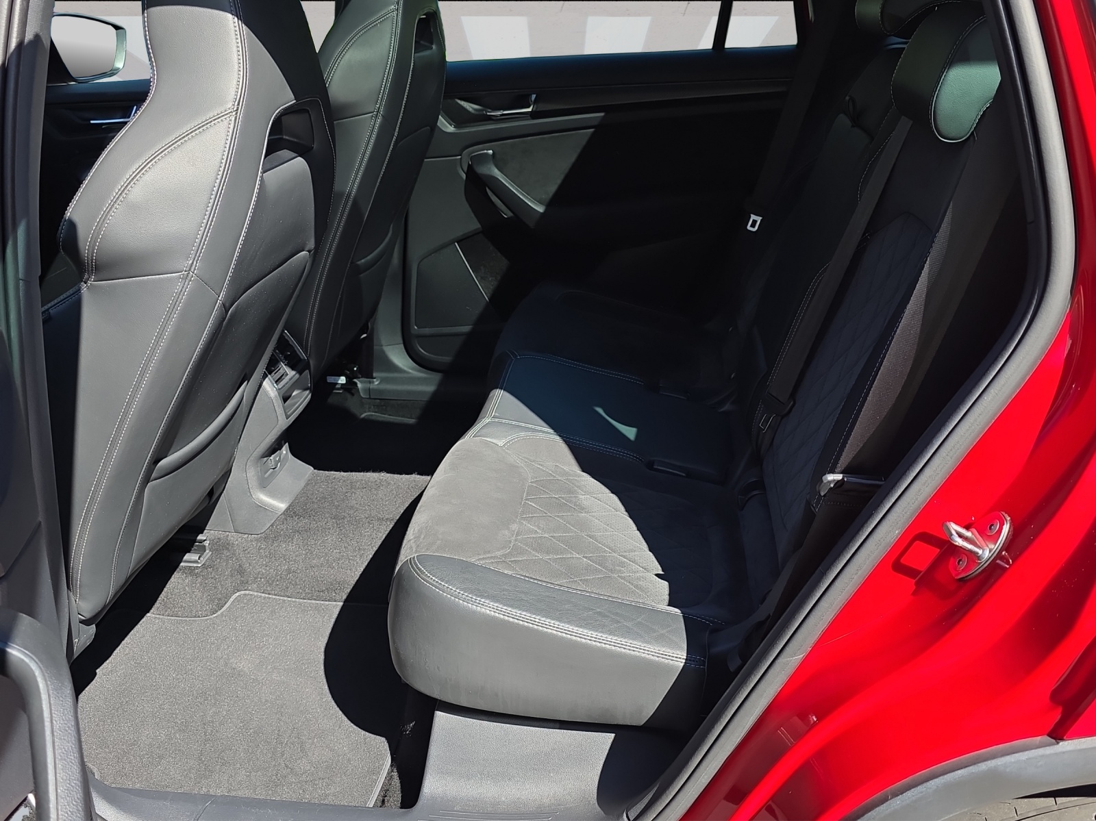 SKODA Kodiaq 2.0 TSI Sport Line DSG 4x4-image-8