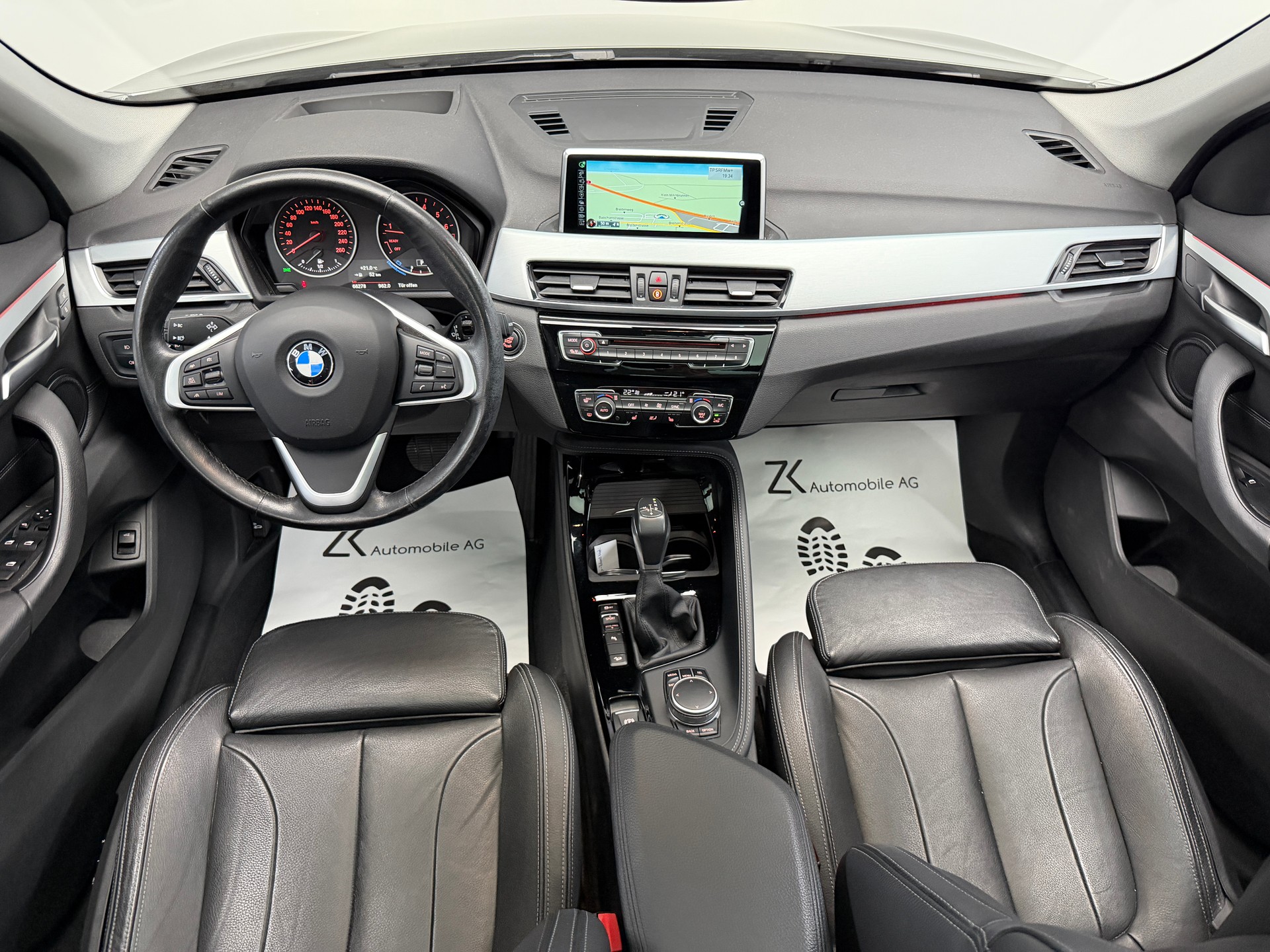 BMW X1 xDrive 25i 231PS PLATIN SILVER xLine Steptronic / Panoramadach / RF-Kamera / Leder / Komfortzugang / Head-Up-Display /-image-10