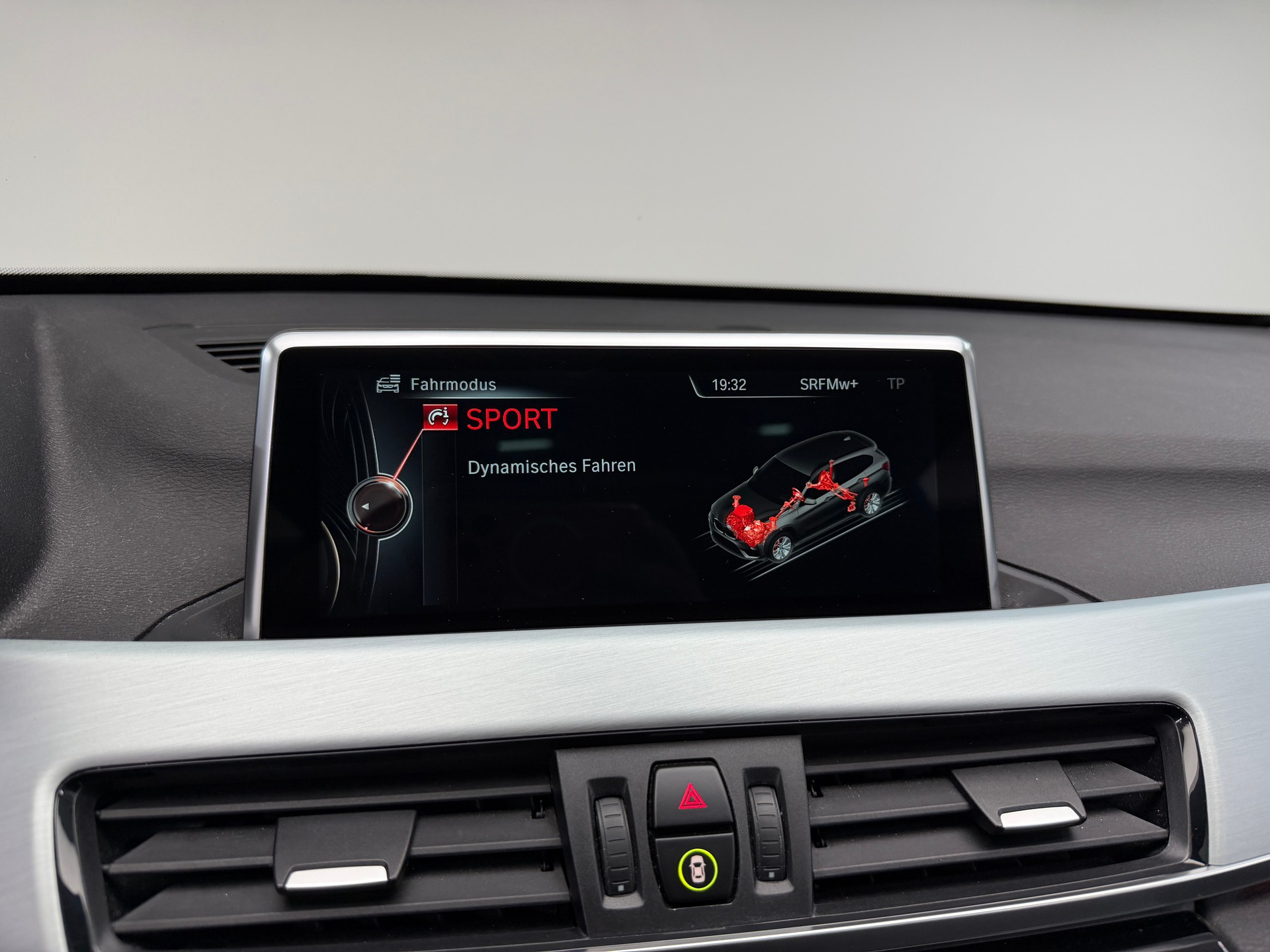 BMW X1 xDrive 25i 231PS PLATIN SILVER xLine Steptronic / Panoramadach / RF-Kamera / Leder / Komfortzugang / Head-Up-Display /-image-15