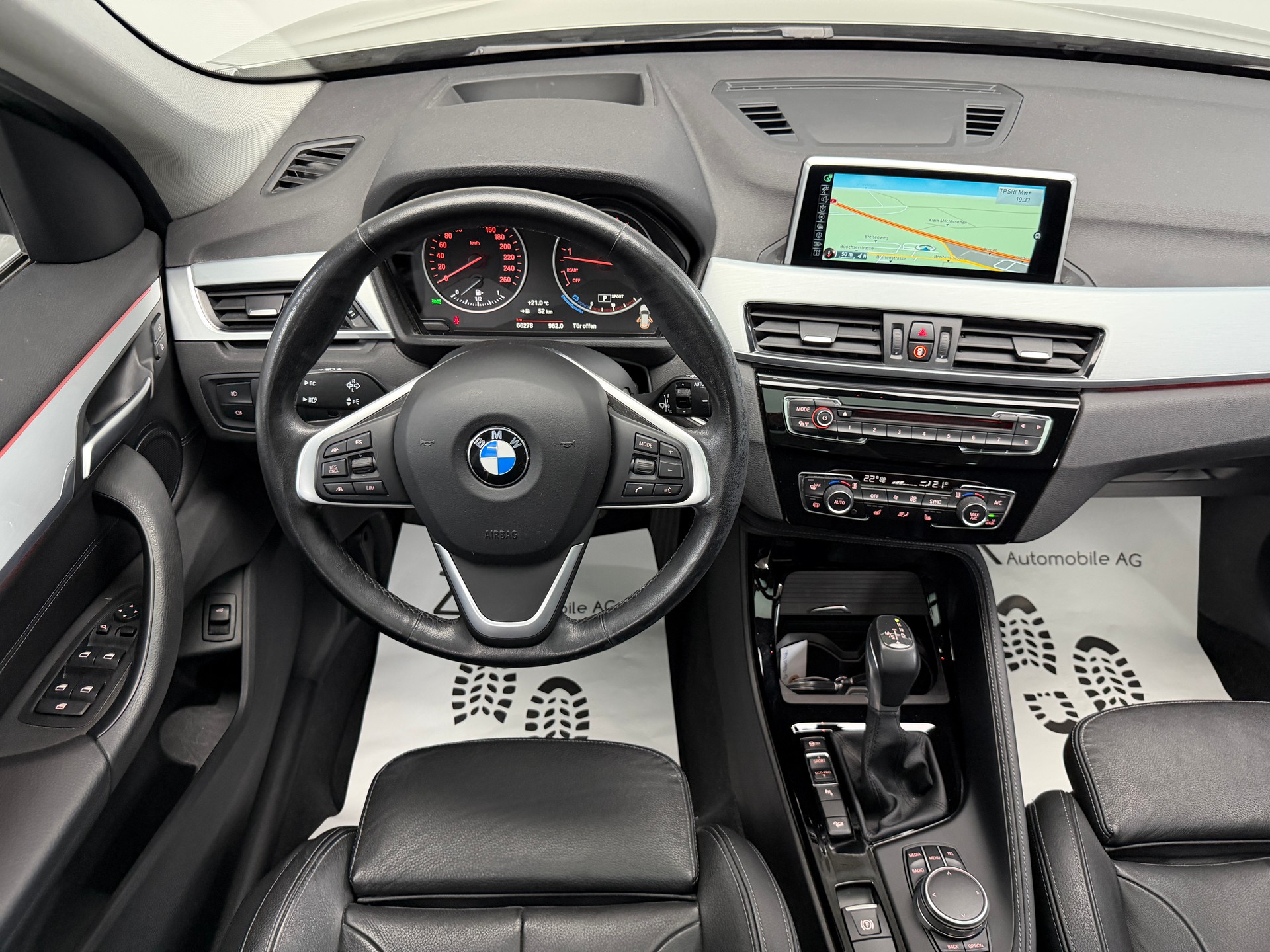 BMW X1 xDrive 25i 231PS PLATIN SILVER xLine Steptronic / Panoramadach / RF-Kamera / Leder / Komfortzugang / Head-Up-Display /-image-11