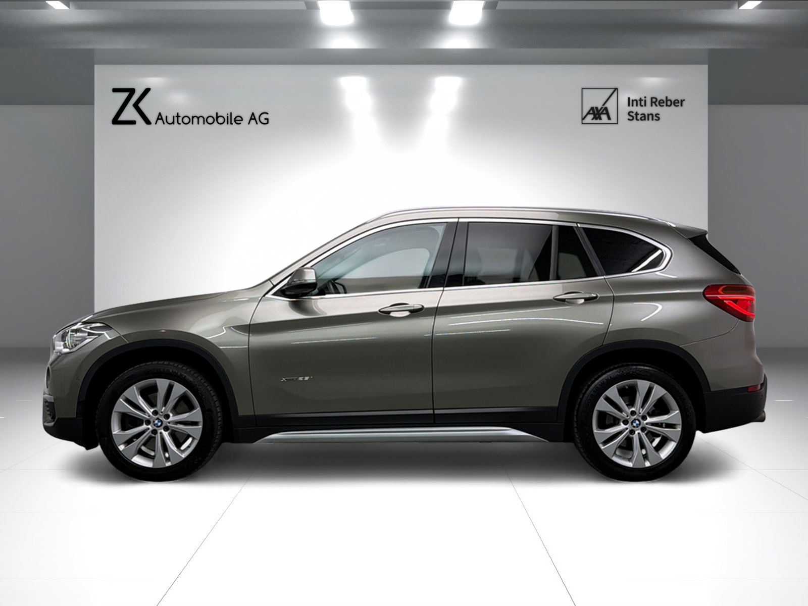 BMW X1 xDrive 25i 231PS PLATIN SILVER xLine Steptronic / Panoramadach / RF-Kamera / Leder / Komfortzugang / Head-Up-Display /-image-2