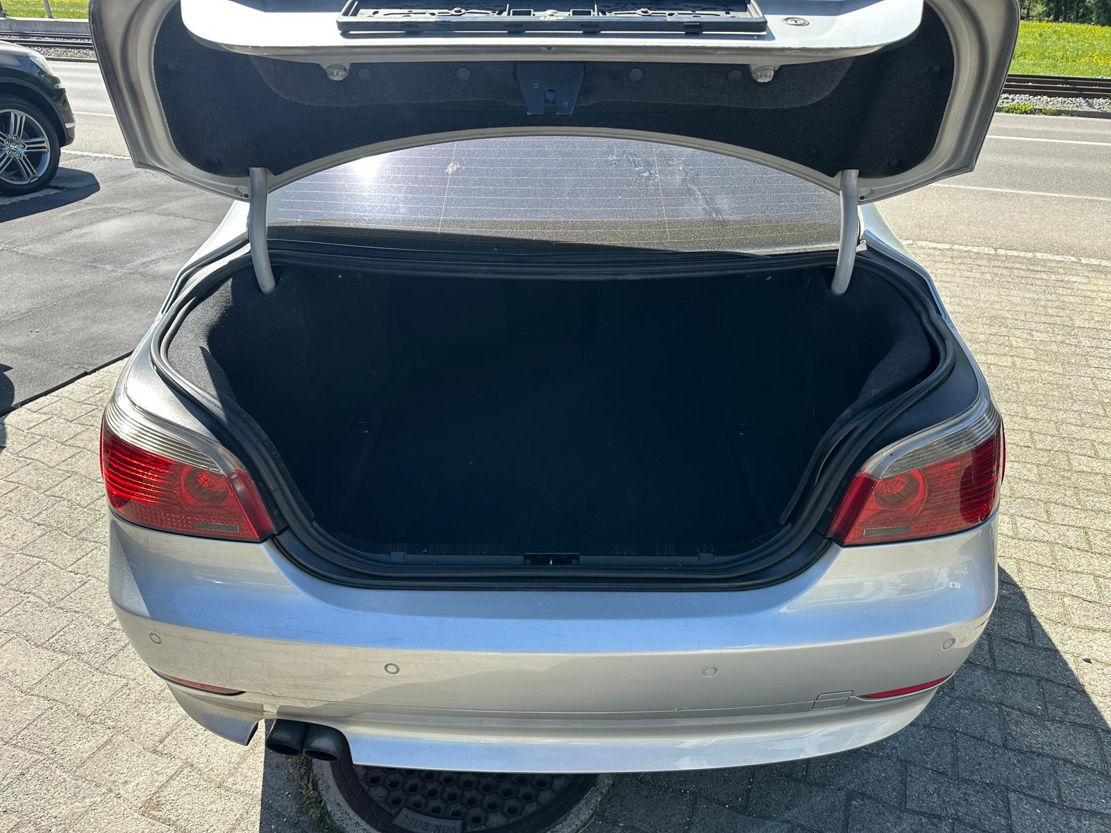 BMW 530d-image-6
