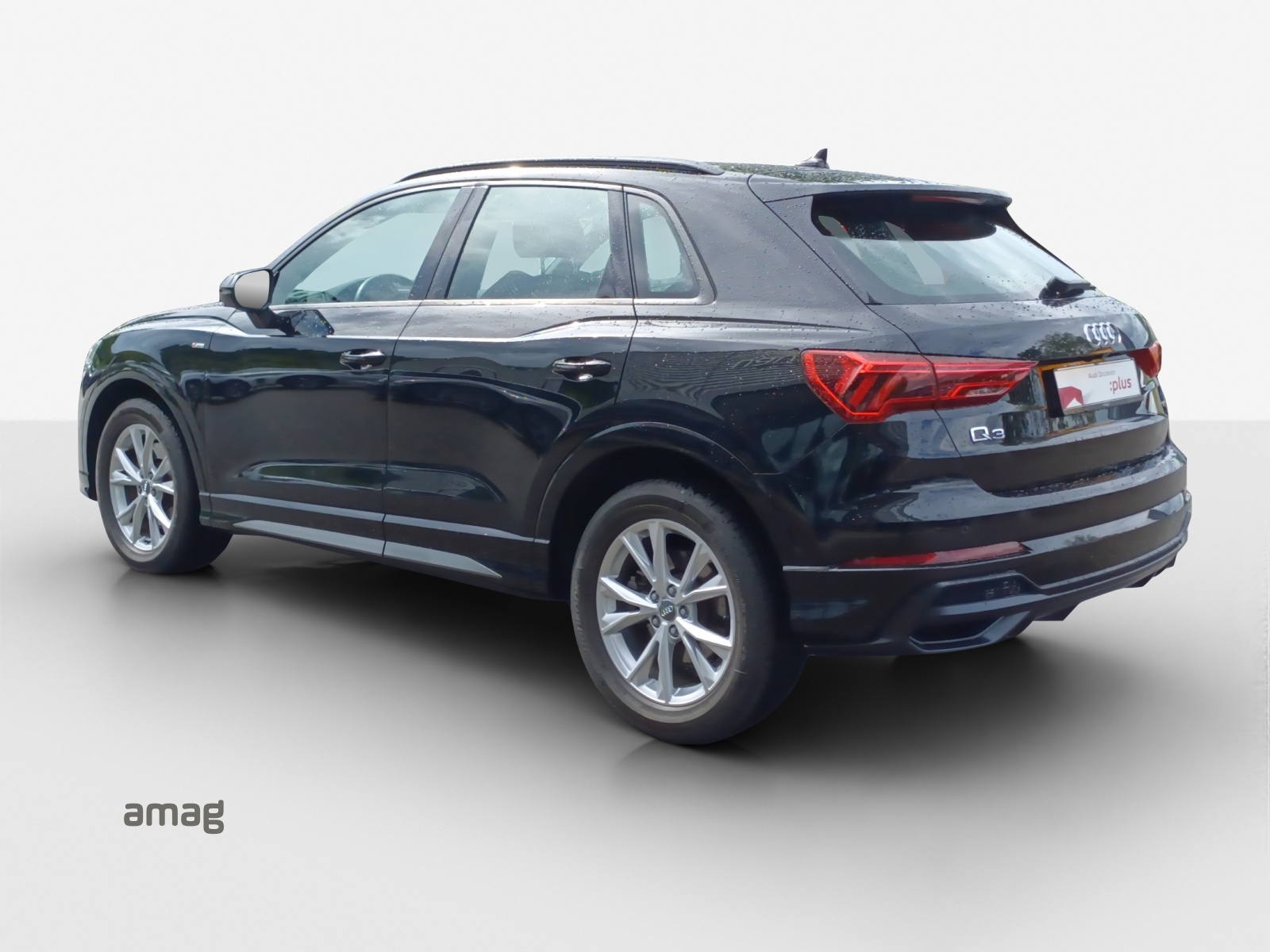 AUDI Q3 40 TFSI S line quattro S-tronic-image-2