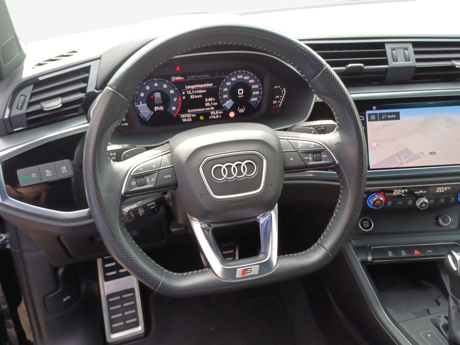 AUDI Q3 40 TFSI S line quattro S-tronic-image-9