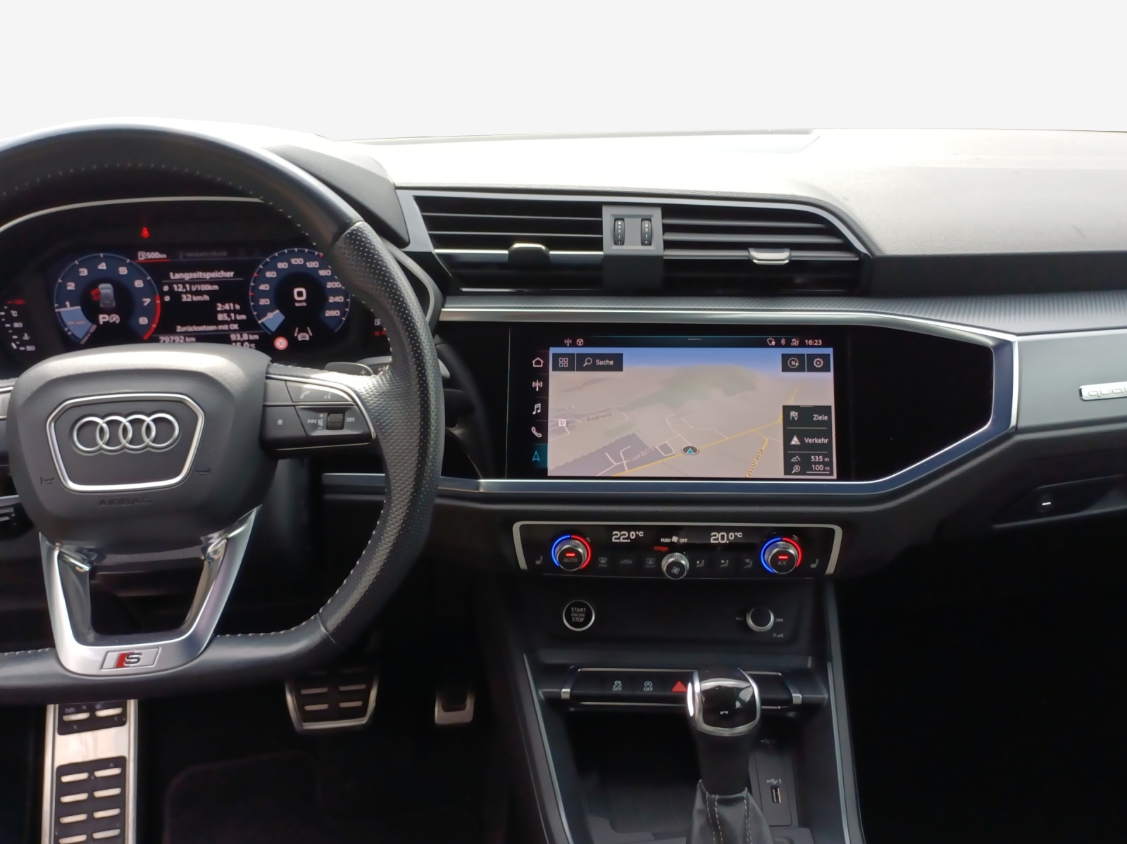 AUDI Q3 40 TFSI S line quattro S-tronic-image-8