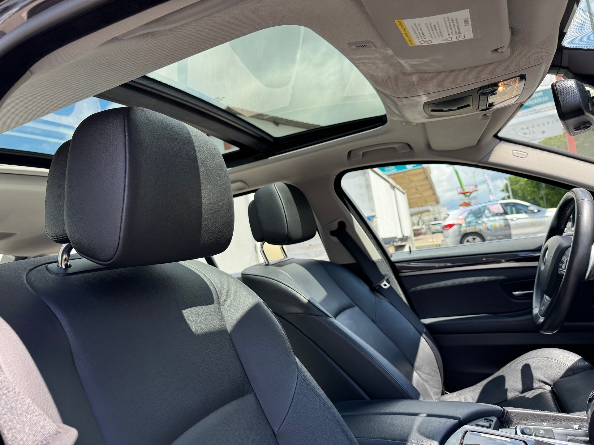 BMW 525d xDrive Touring Steptronic-image-13