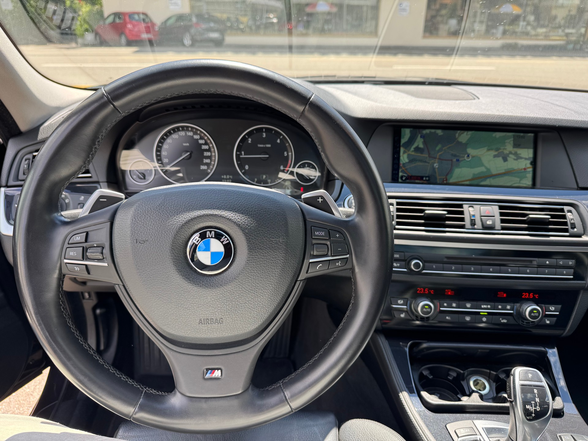 BMW 525d xDrive Touring Steptronic-image-11