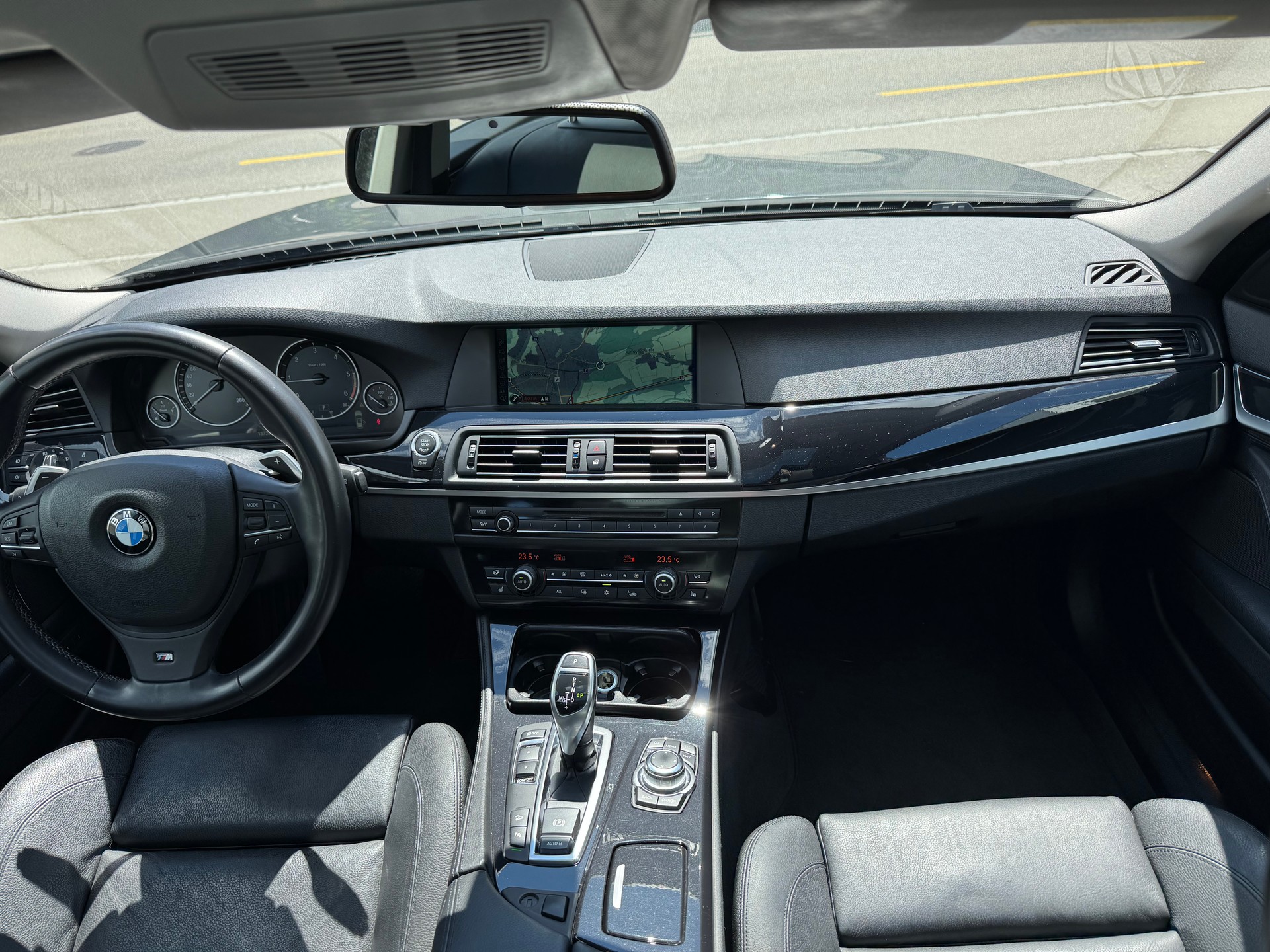 BMW 525d xDrive Touring Steptronic-image-10