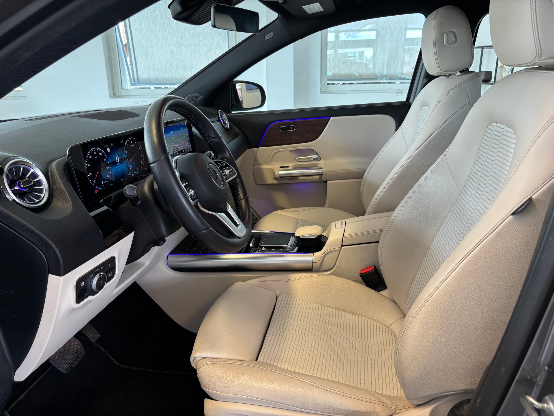 MERCEDES-BENZ GLA 250 4Matic Progressive 8G-DCT-image-7