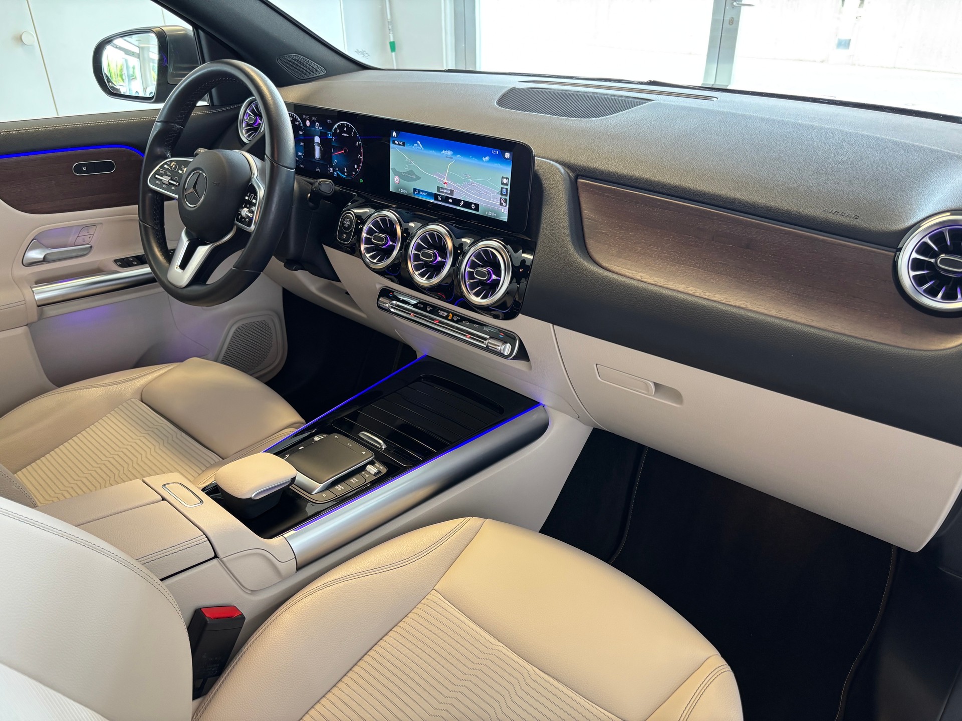 MERCEDES-BENZ GLA 250 4Matic Progressive 8G-DCT-image-8