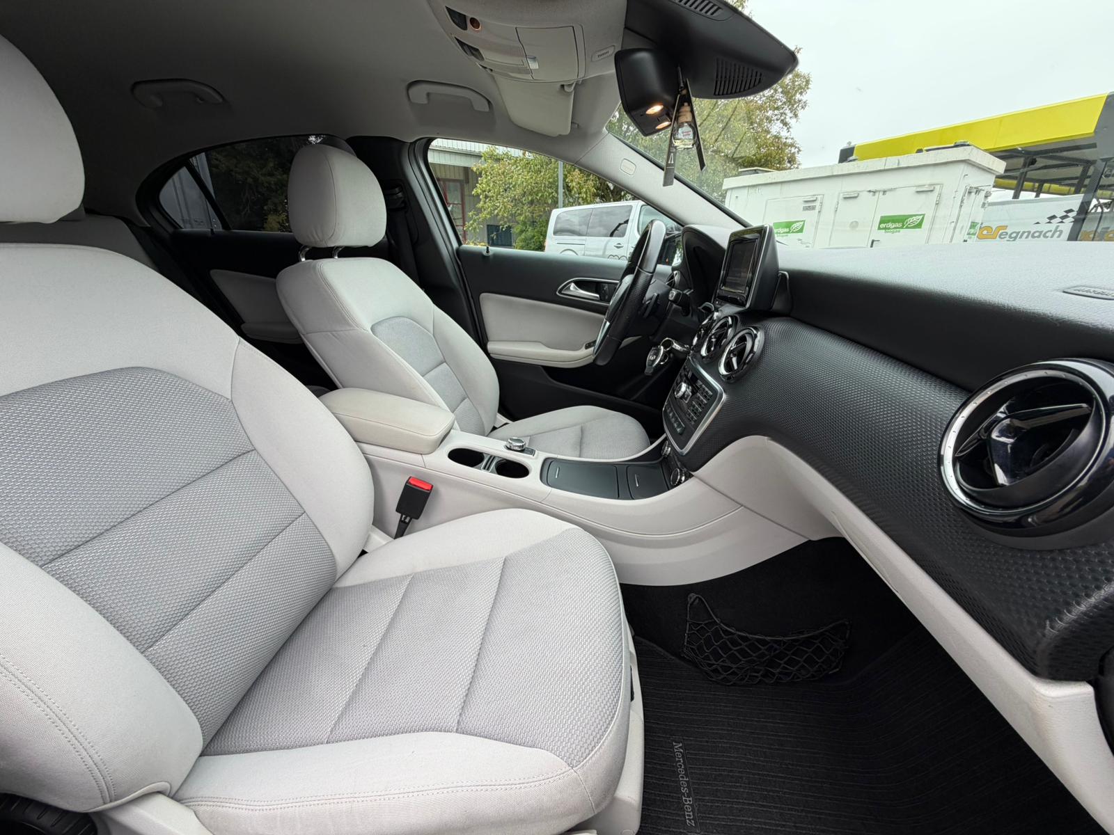 MERCEDES-BENZ A 180 CDI 7G-DCT-image-14