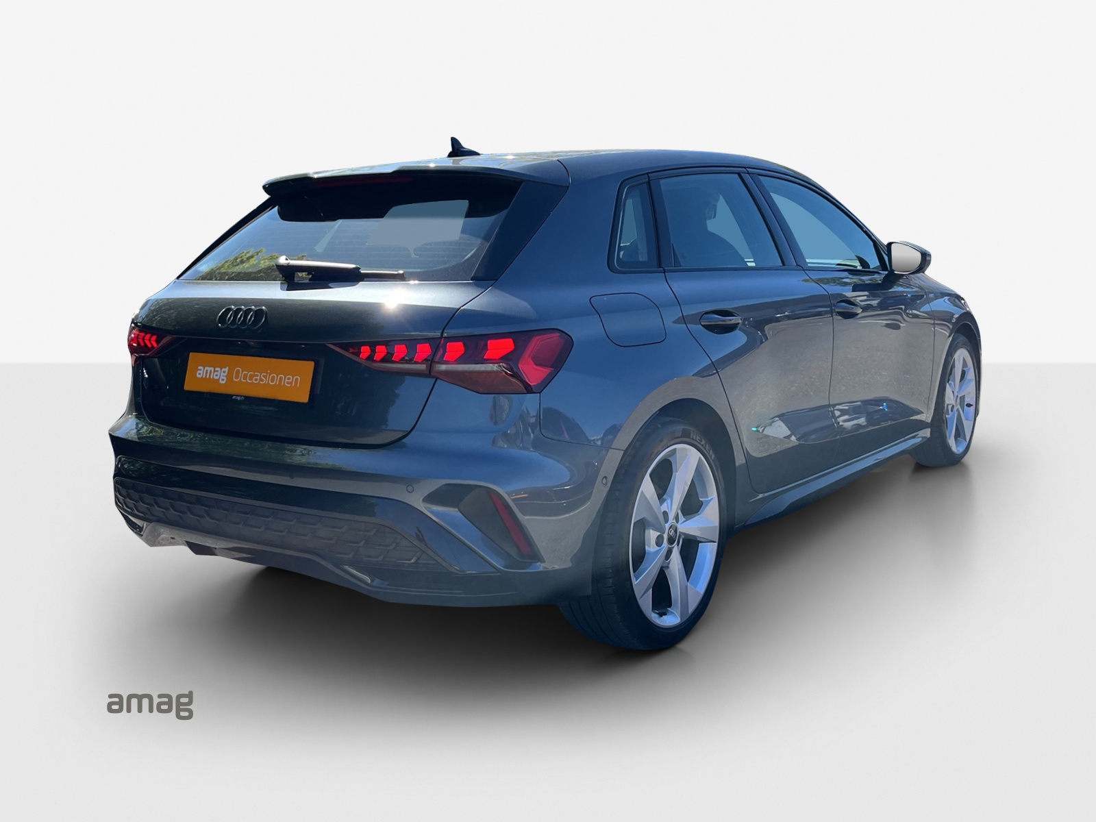 AUDI A3 Sportback 35 TFSI S line S-tronic-image-4