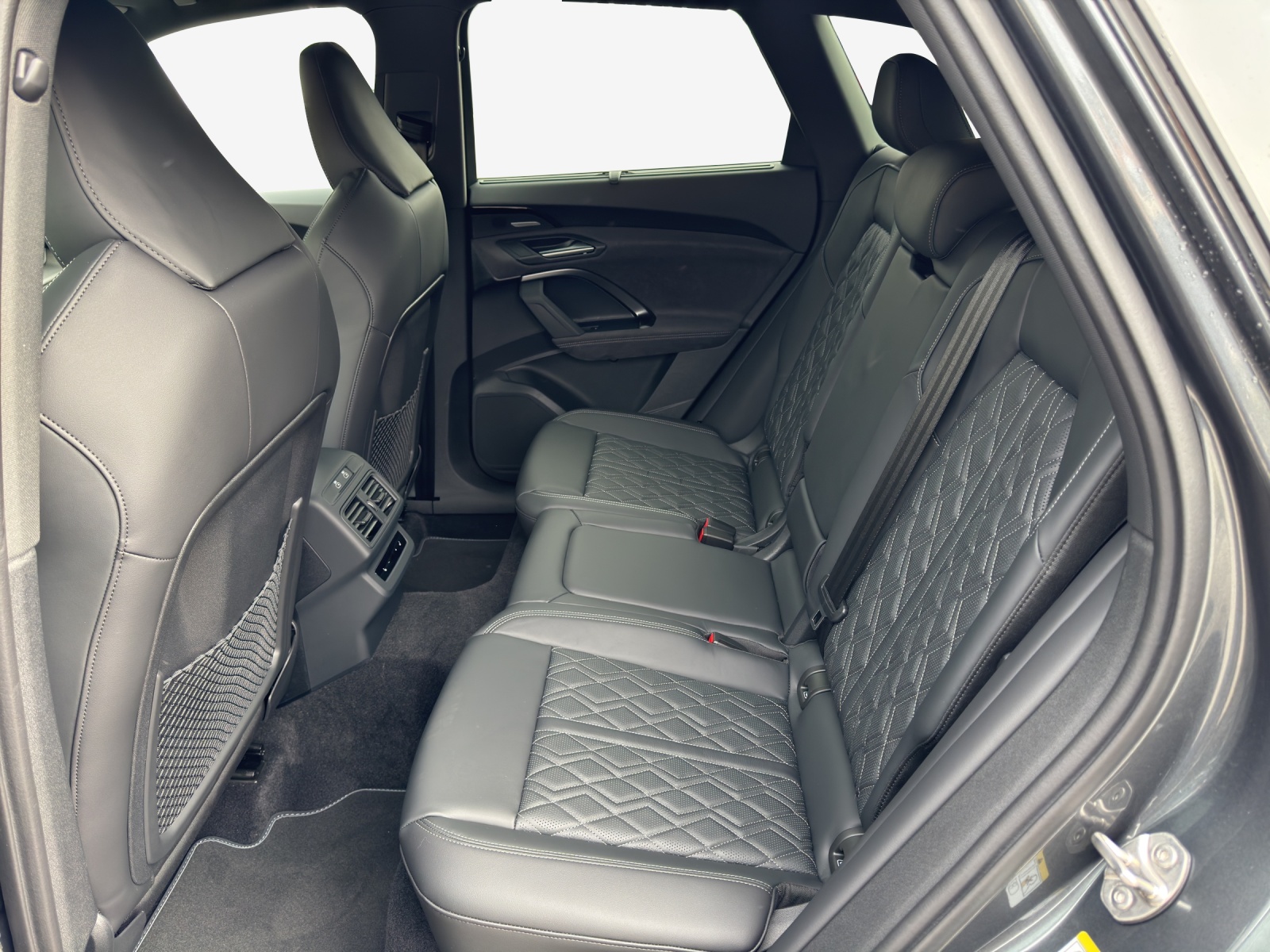 AUDI SQ5 TFSI quattro S-tronic-image-11