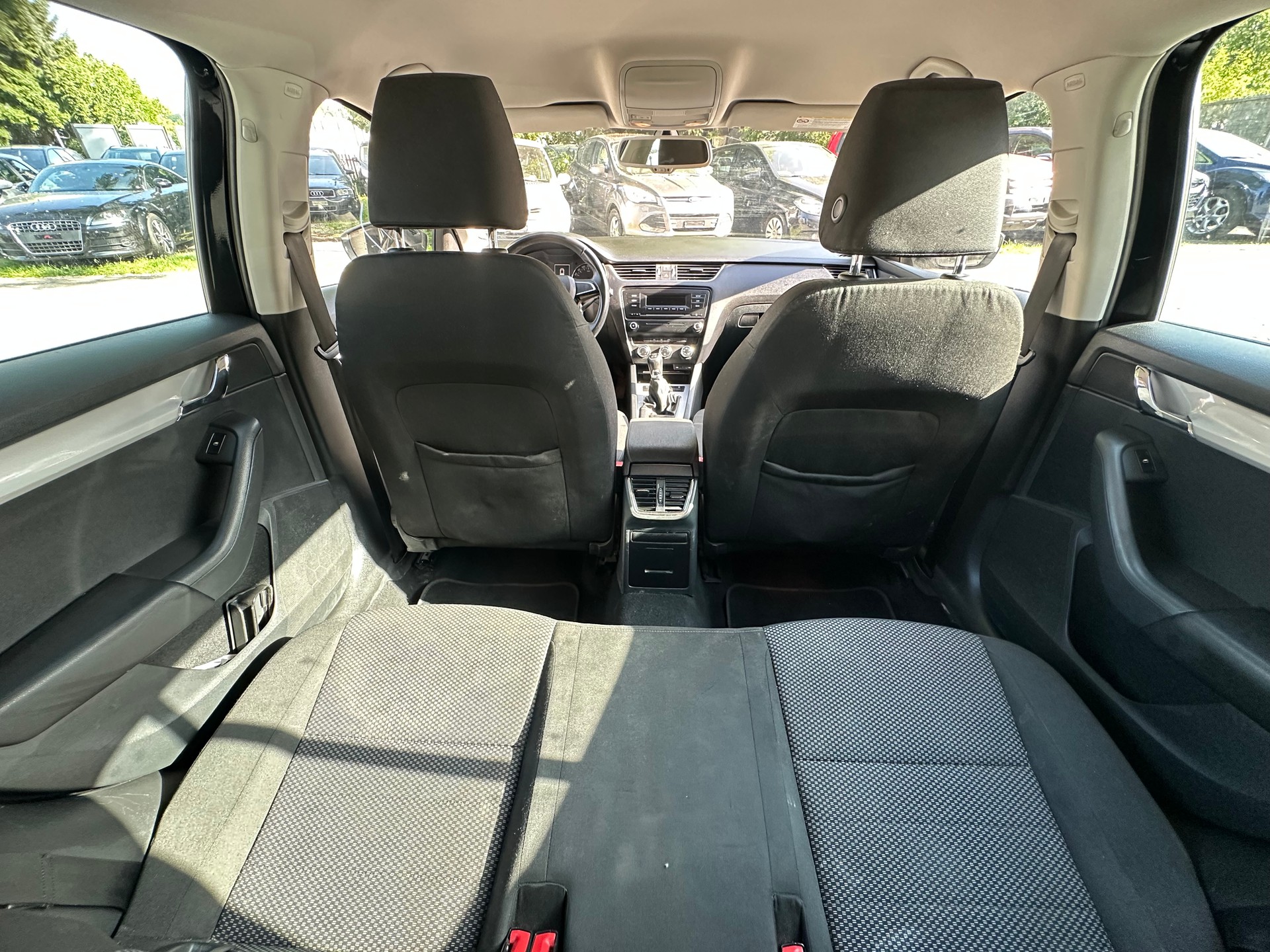 SKODA Octavia Combi 1.6 TDI Ambition 4x4-image-10