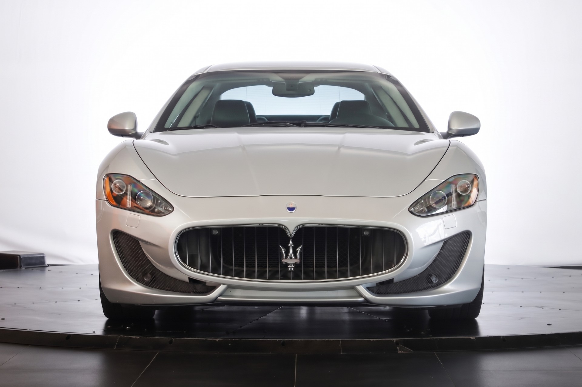MASERATI GranTurismo S Cambiocorsa-showroom-element-1