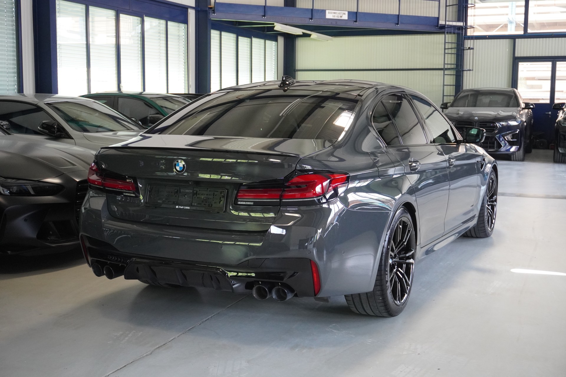 BMW M5 xDrive Competition Drivelogic // Individual Dravitgrau //-image-5