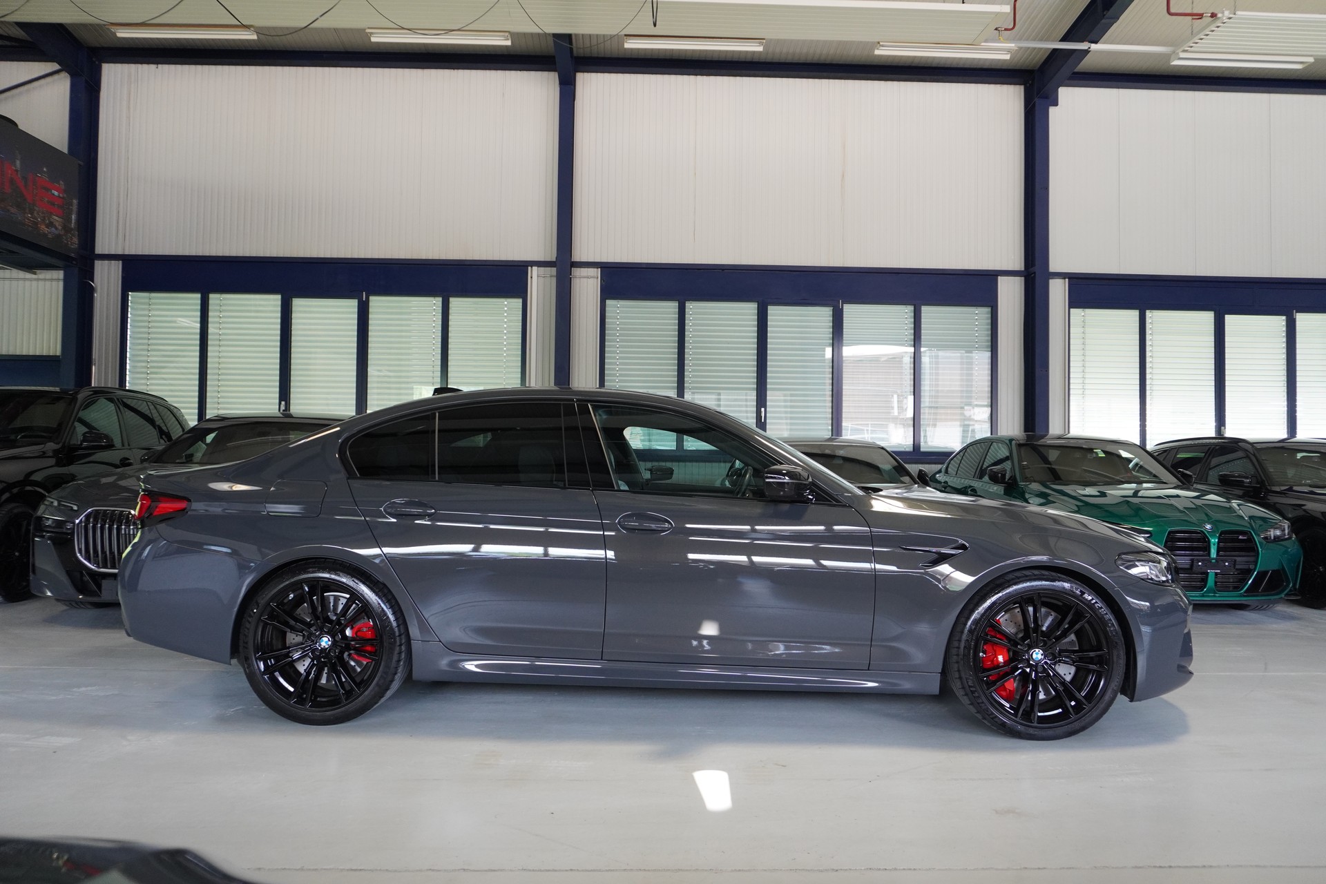 BMW M5 xDrive Competition Drivelogic // Individual Dravitgrau //-image-3