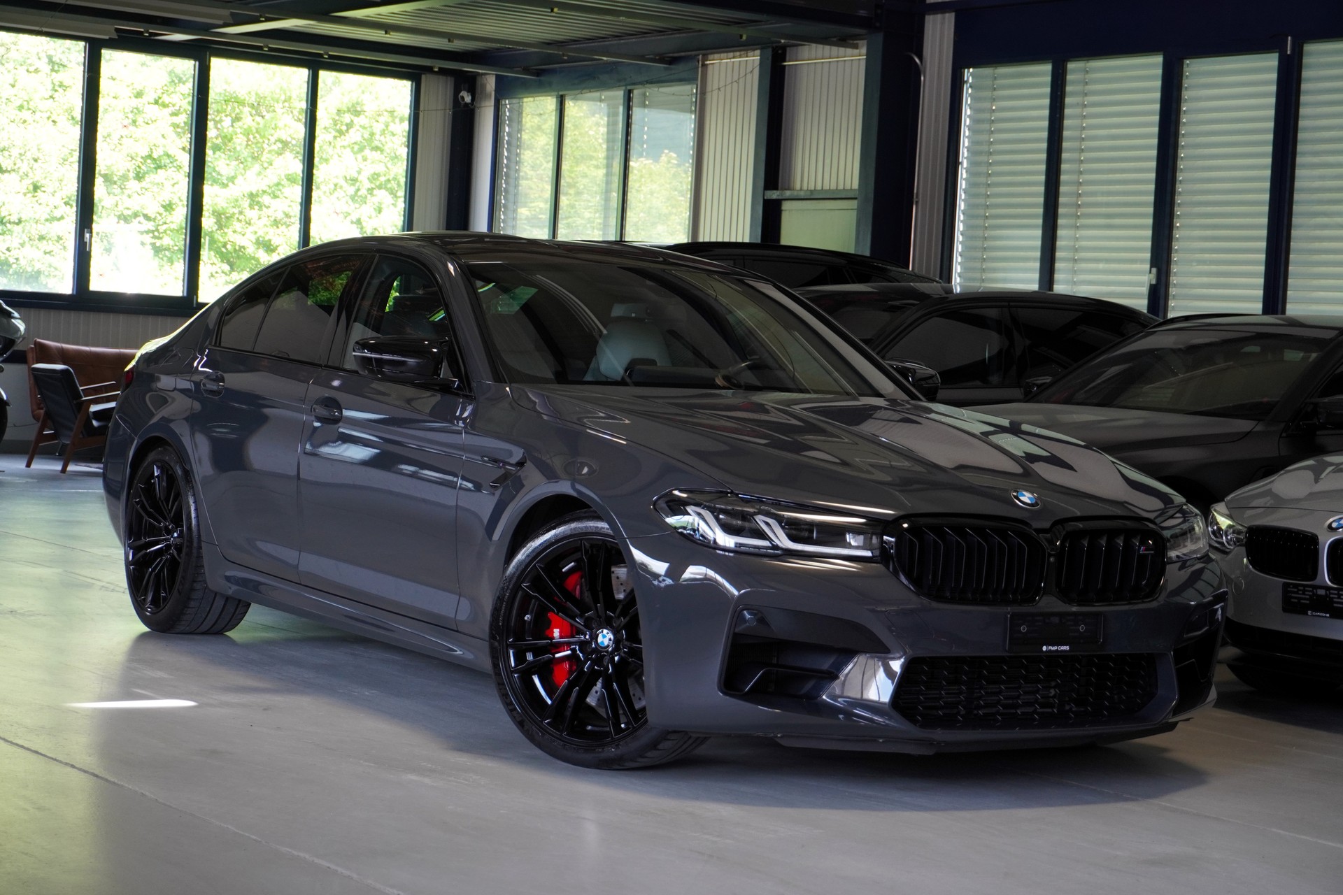 BMW M5 xDrive Competition Drivelogic // Individual Dravitgrau //