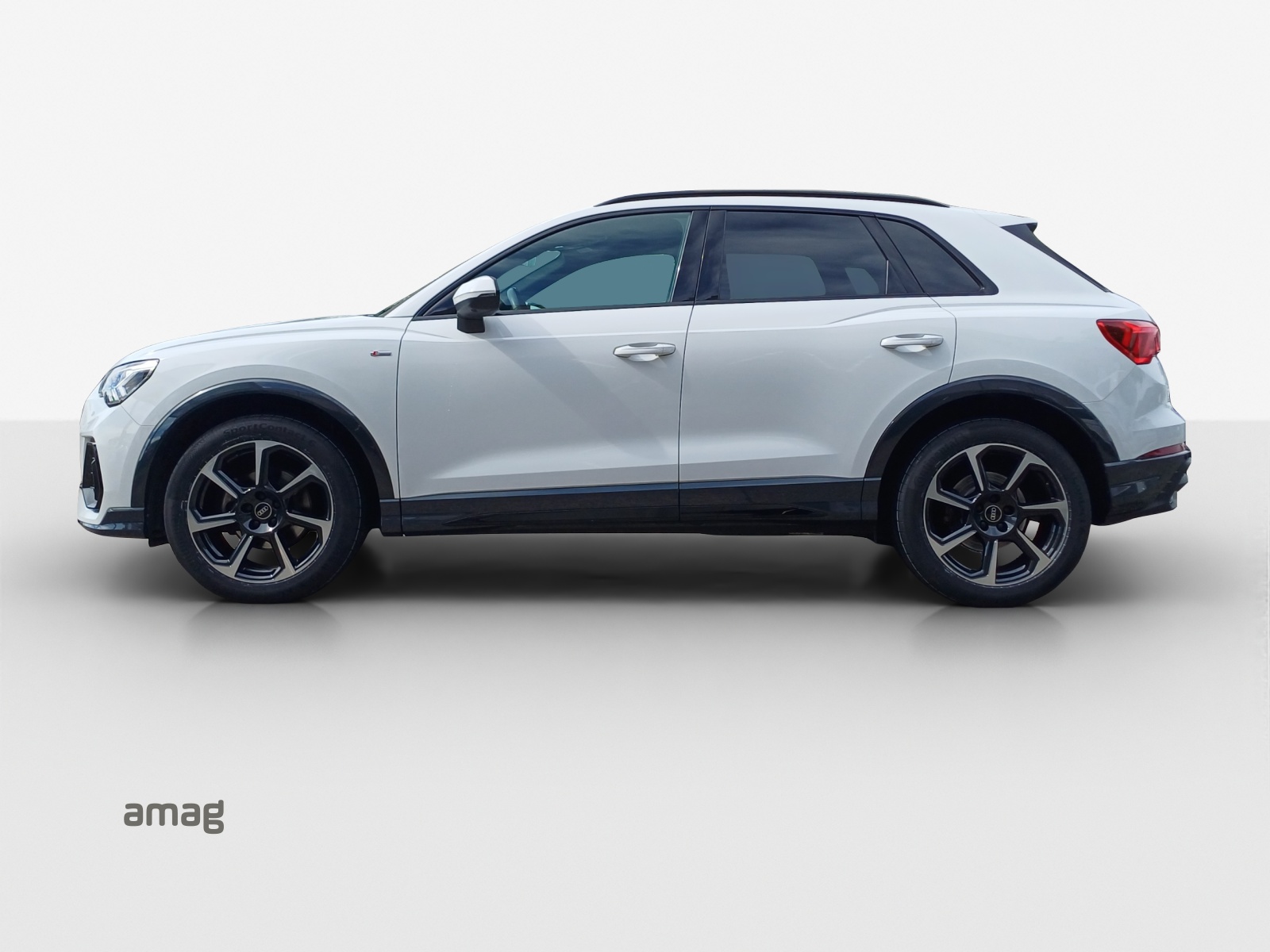AUDI Q3 35 TFSI S line Attraction S-tronic-image-1