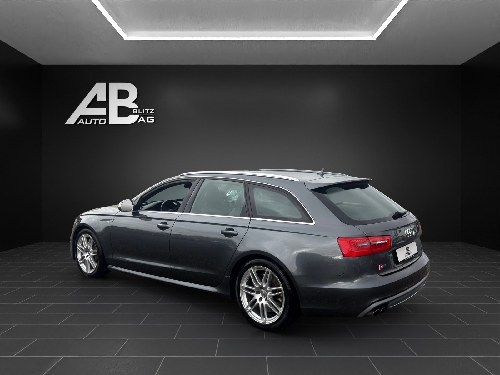 AUDI S6 Avant 4.0 TFSI V8 quattro S-tronic mit 420 PS-image-2