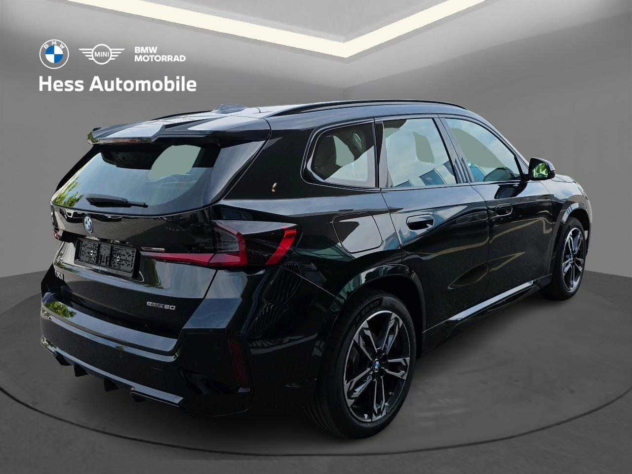 BMW iX1 20 eDrive-image-1