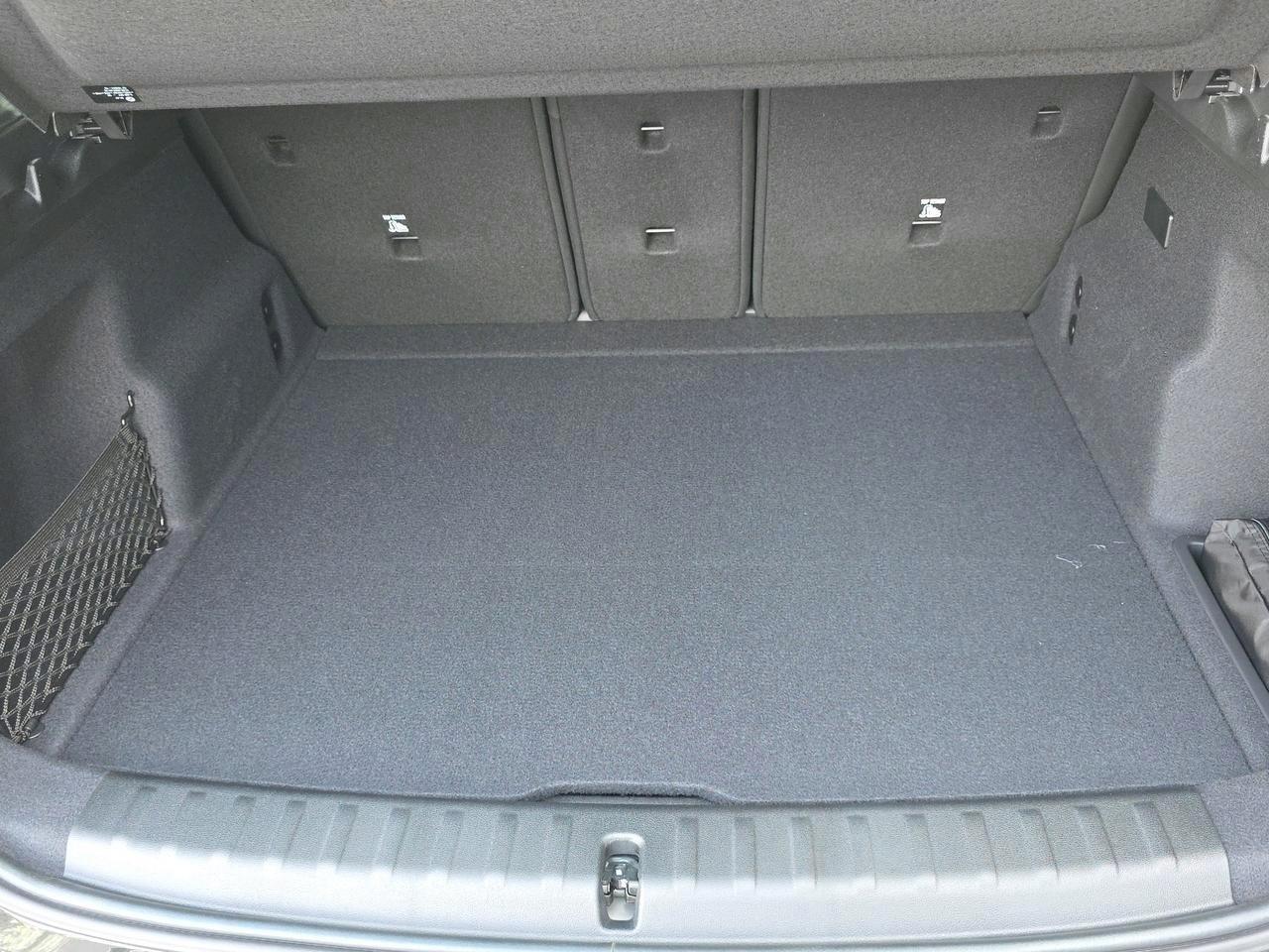 BMW iX1 20 eDrive-image-14