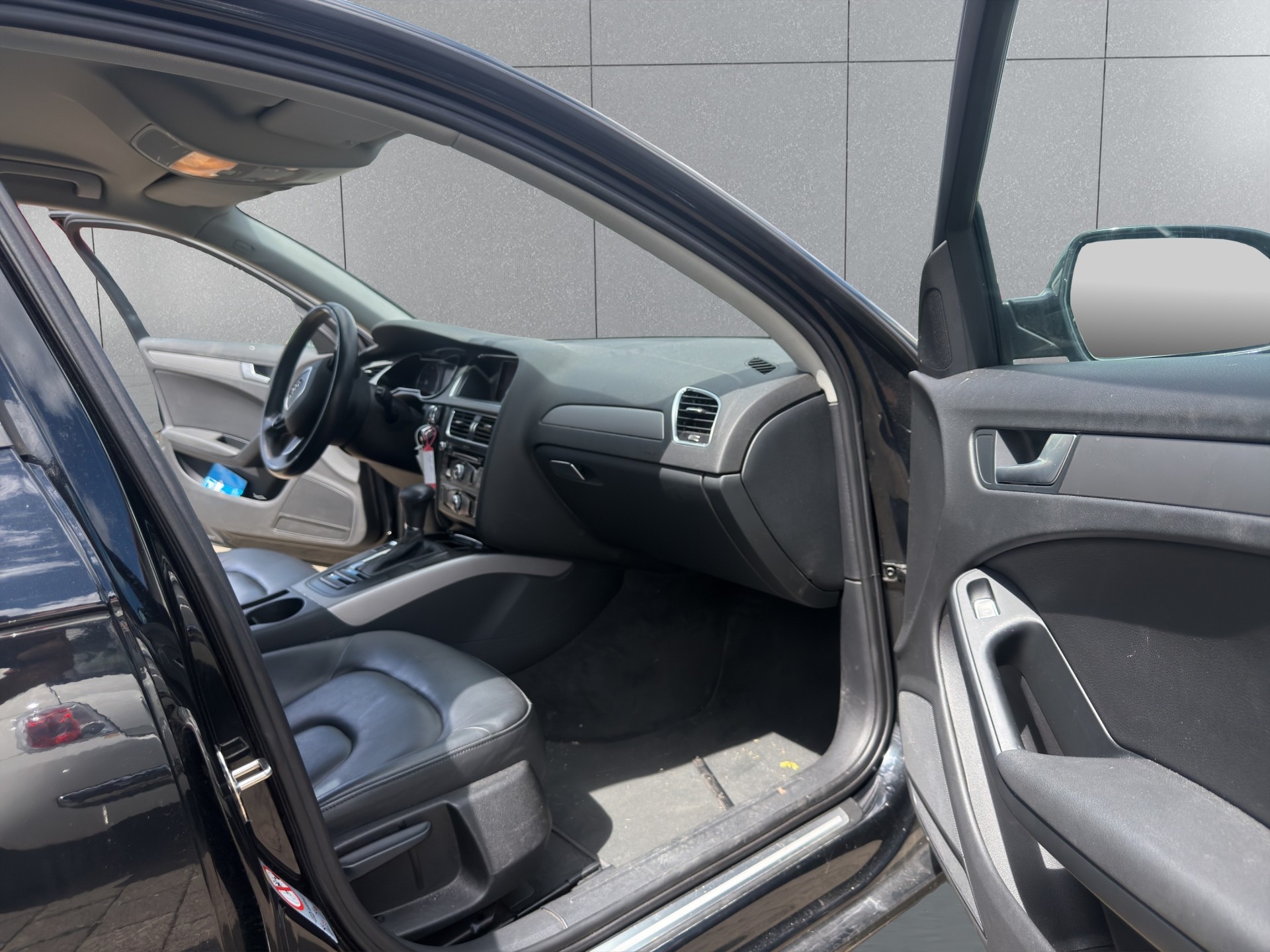 AUDI A4 Avant 2.0 TDI multitronic-image-14