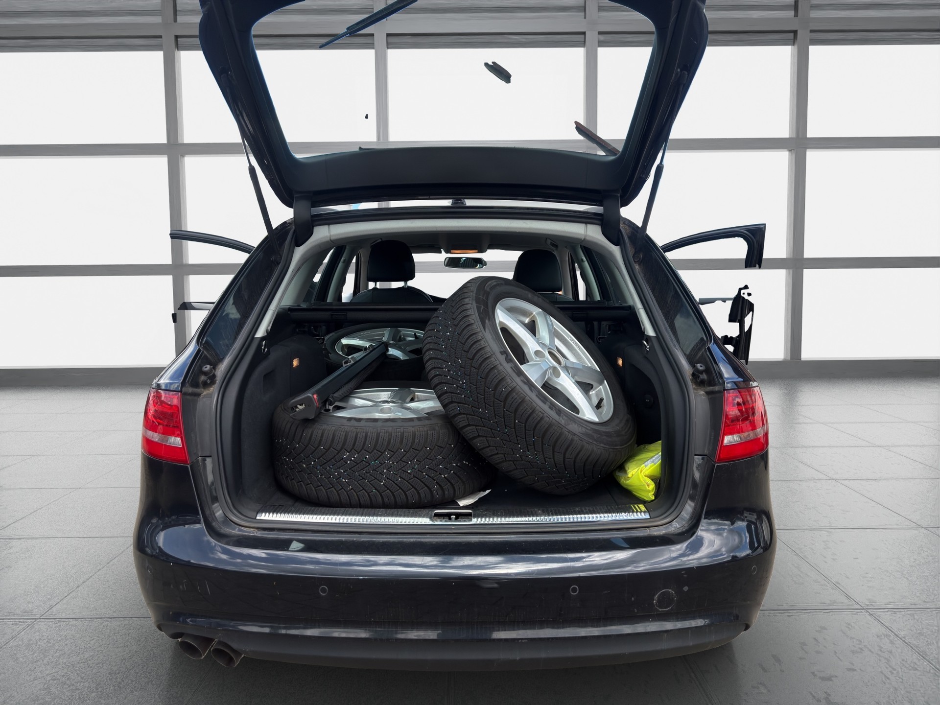 AUDI A4 Avant 2.0 TDI multitronic-image-13