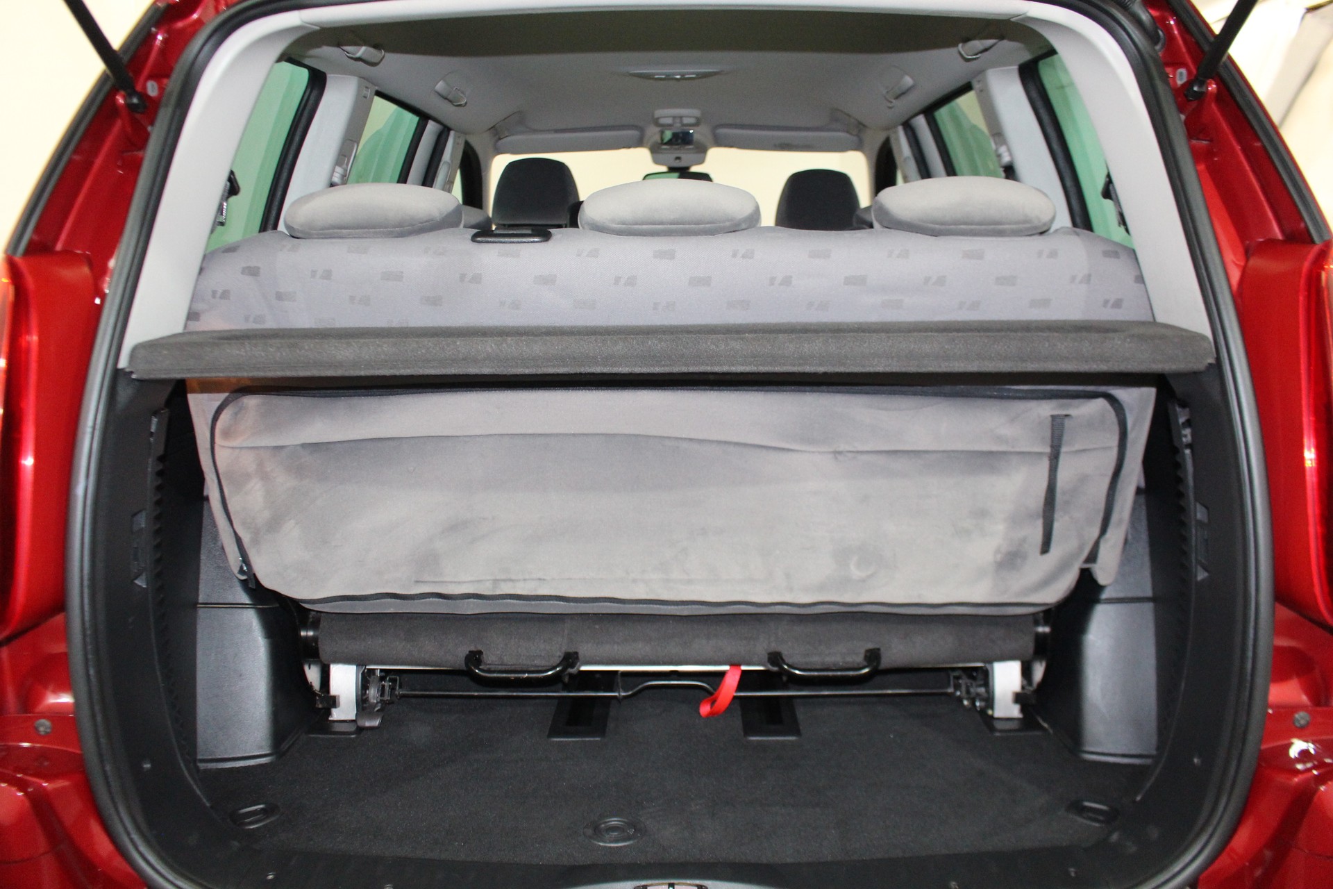 PEUGEOT 807 2.0 16V Family Plus-image-9