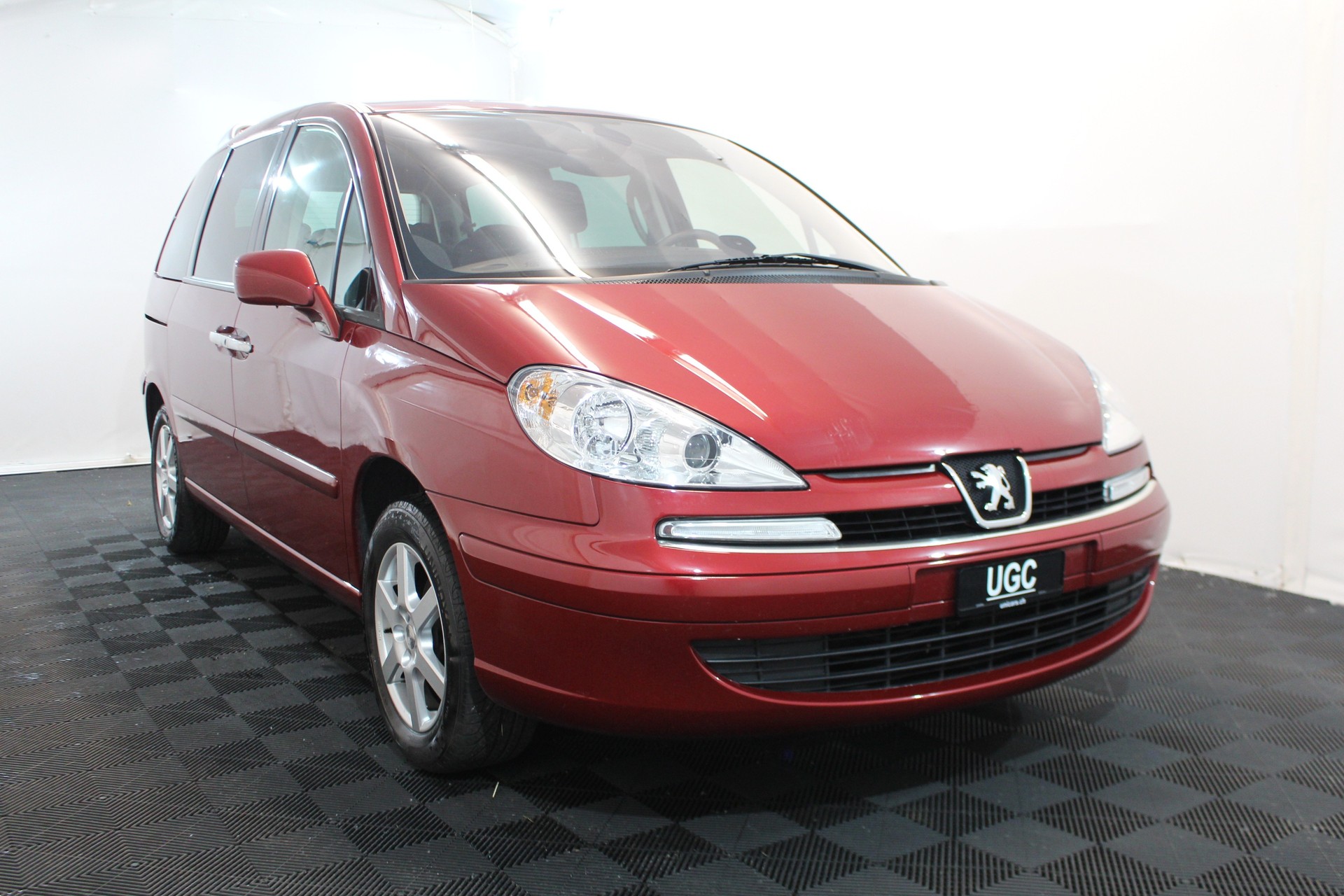 PEUGEOT 807 2.0 16V Family Plus-image-0