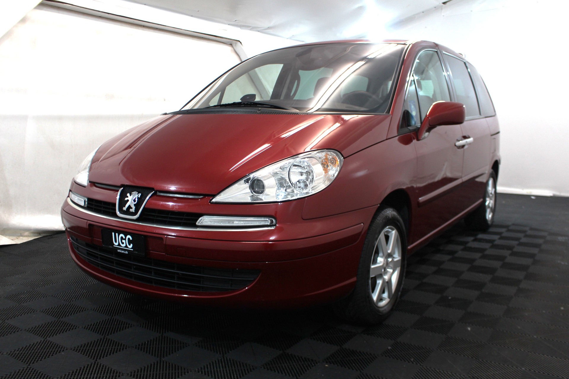 PEUGEOT 807 2.0 16V Family Plus-image-2