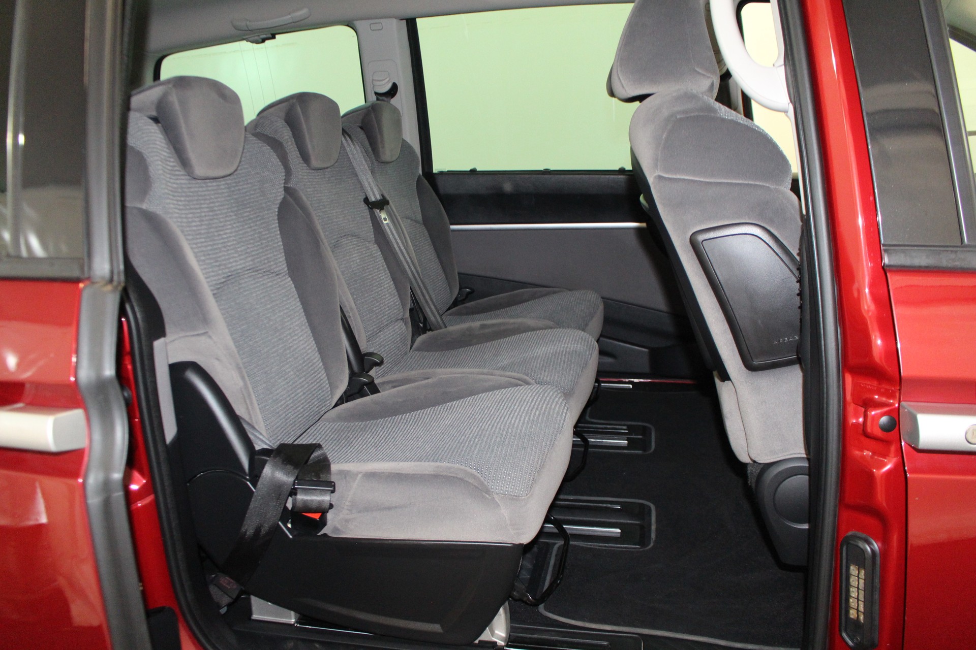 PEUGEOT 807 2.0 16V Family Plus-image-10