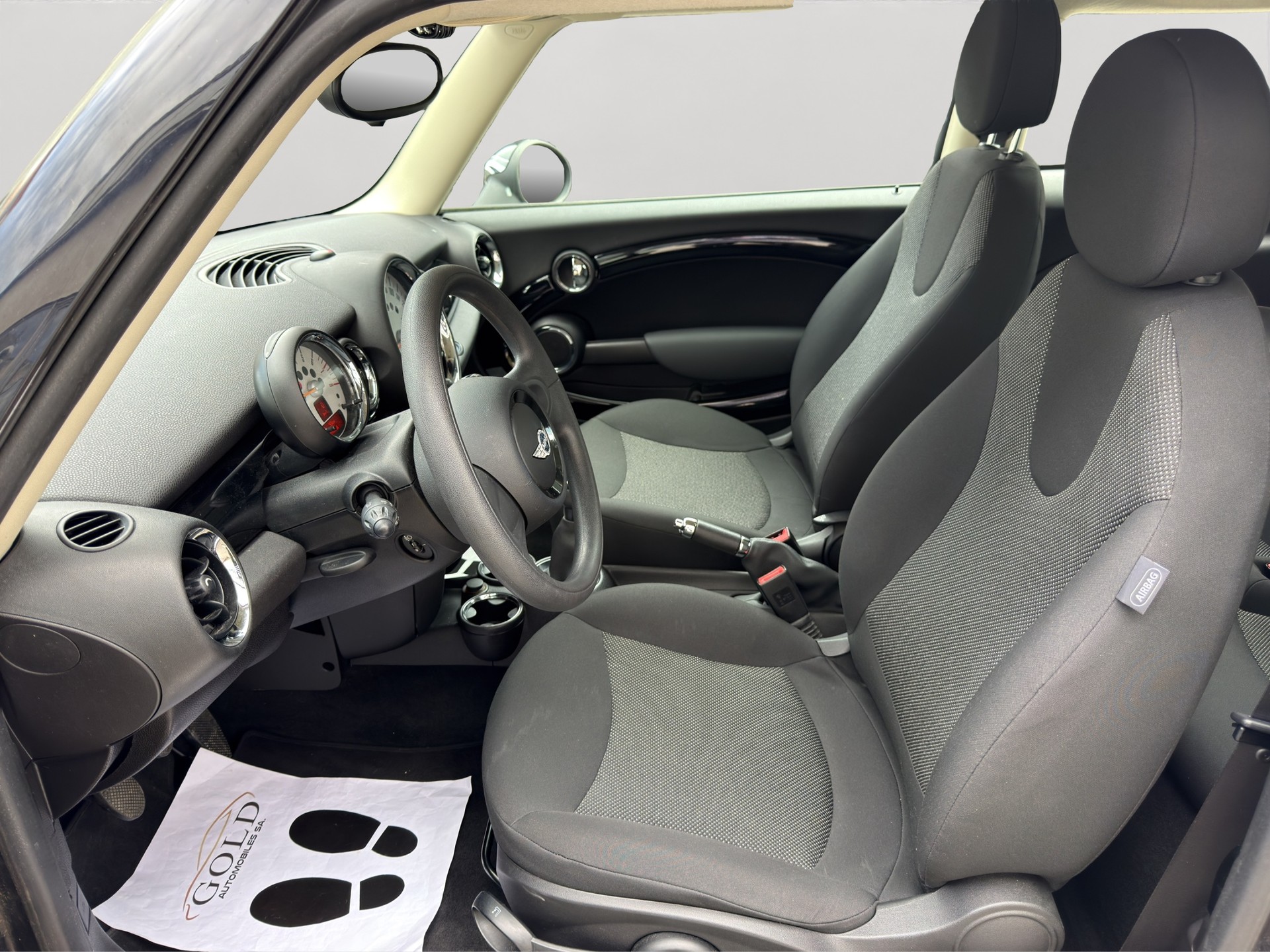 MINI One-image-2