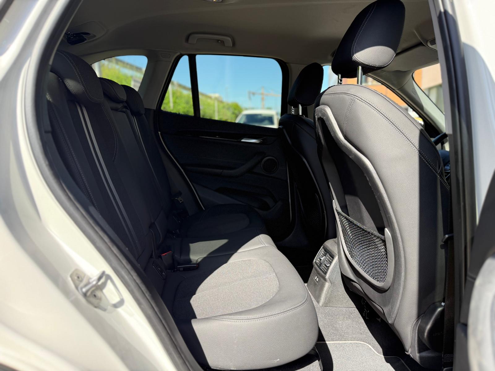 BMW X1 xDrive 18d Sport Line Steptronic-image-11
