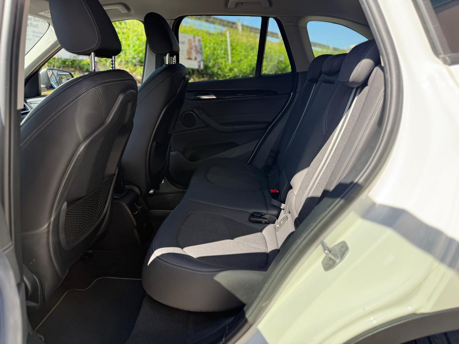 BMW X1 xDrive 18d Sport Line Steptronic-image-10