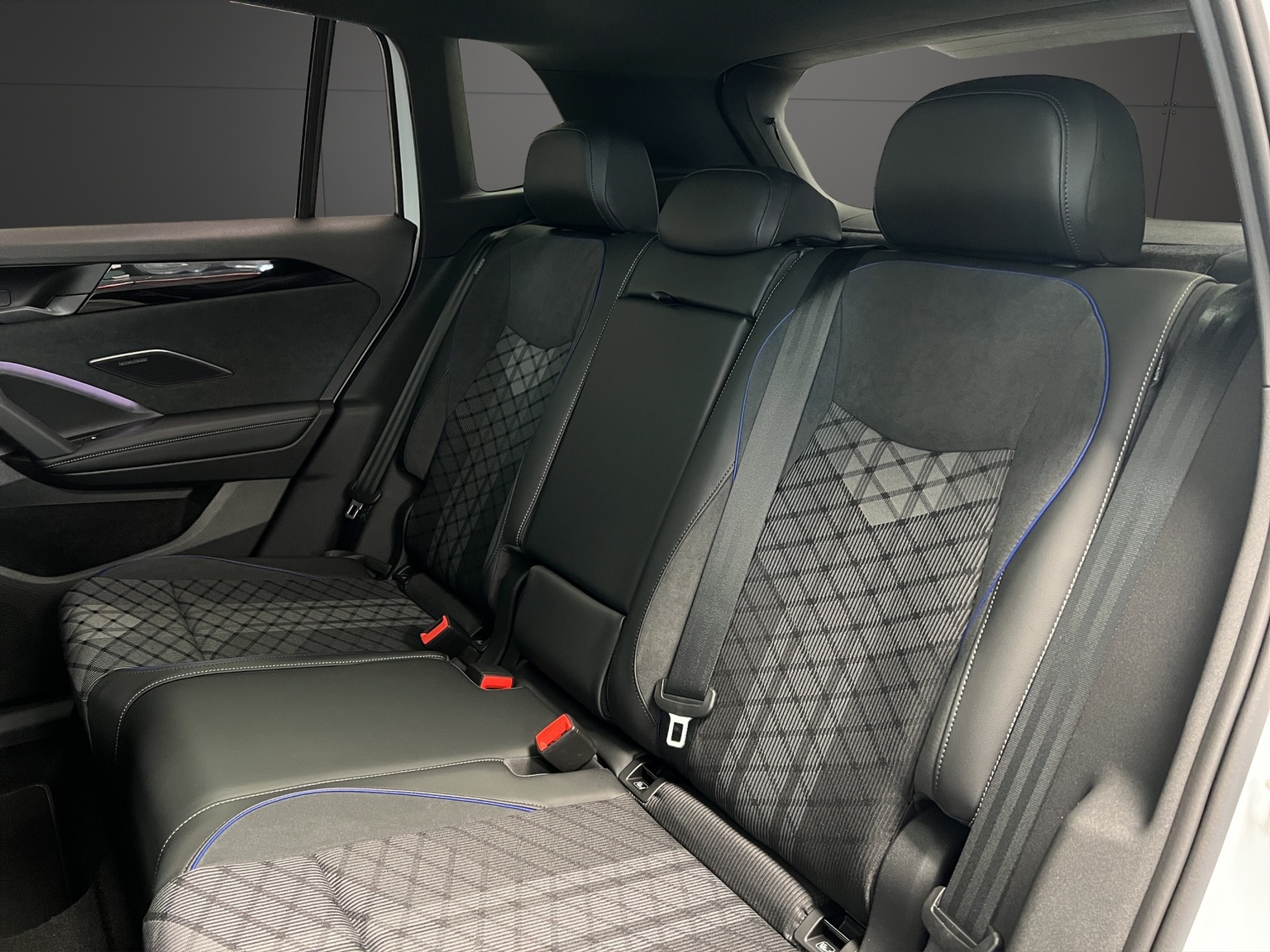 VW Tiguan 2.0 TSI DSG R-Line 4Motion-image-8