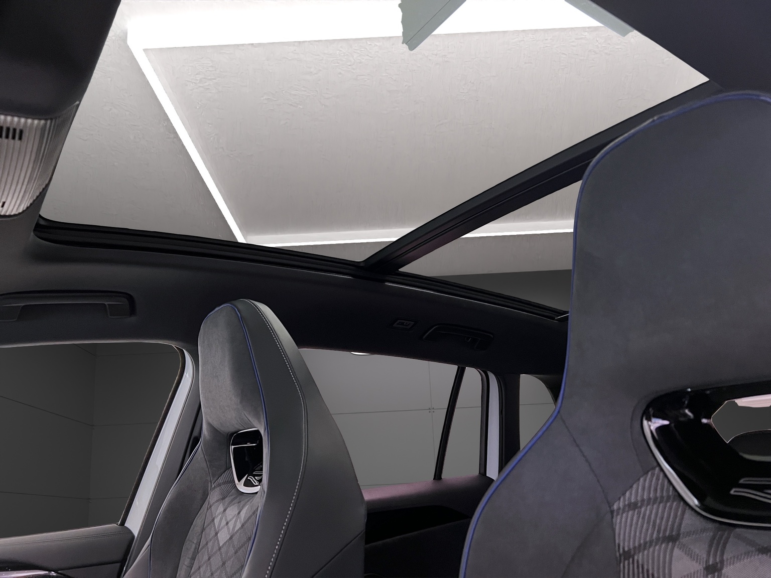 VW Tiguan 2.0 TSI DSG R-Line 4Motion-image-13
