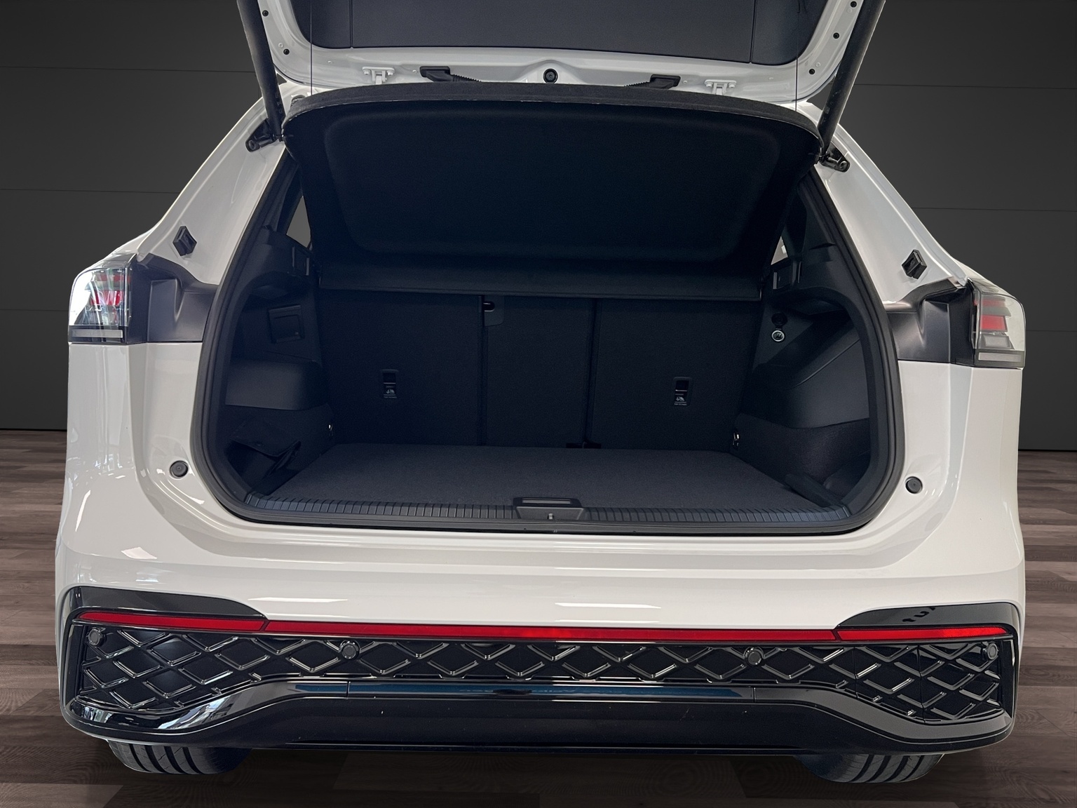 VW Tiguan 2.0 TSI DSG R-Line 4Motion-image-12
