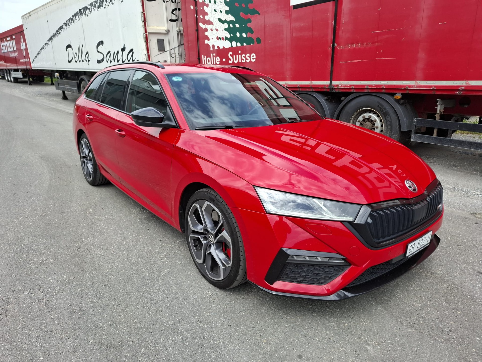 SKODA Octavia Combi 2.0 TSI DSG RS-image-1
