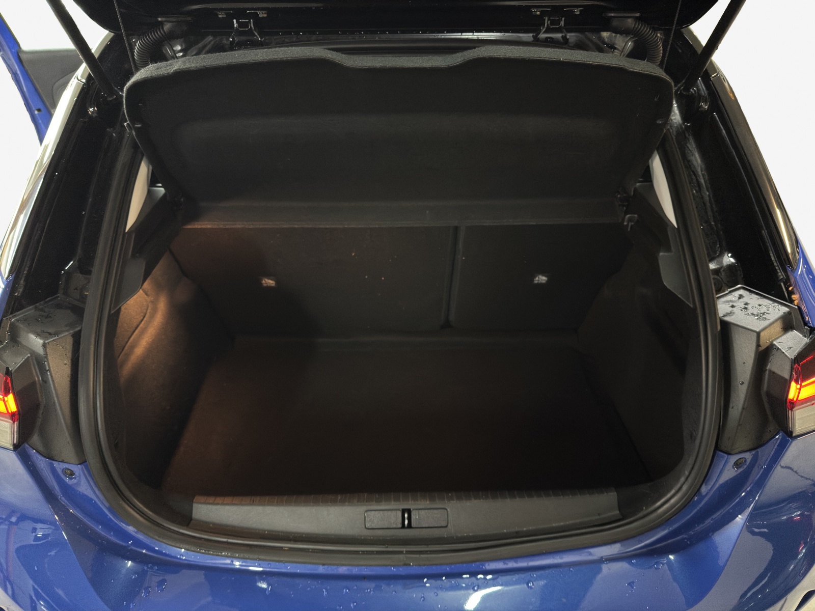 OPEL Corsa 1.2 TP Elegance-image-12